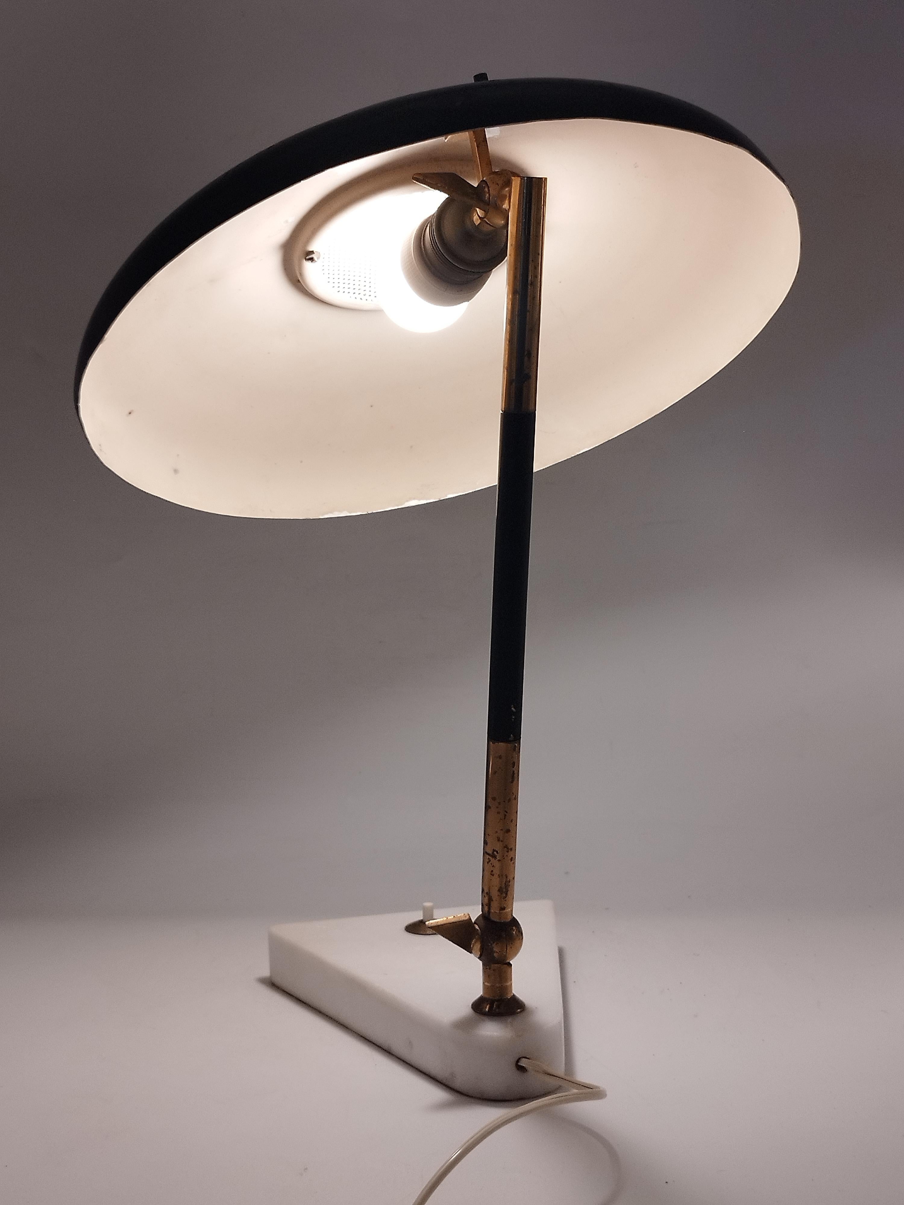 Metà XX secolo Lampada da tavolo Oscar Torlasco per Lumi, Italia, anni '50