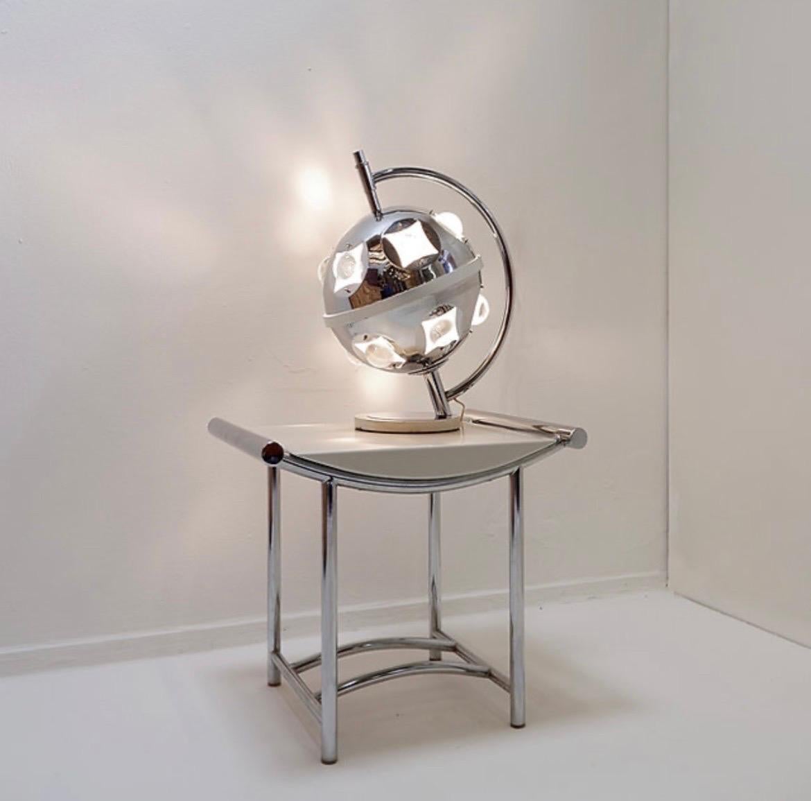 Métal Lampe de table de l'ère spatiale Oscar Torlasco pour Stilkronen en vente