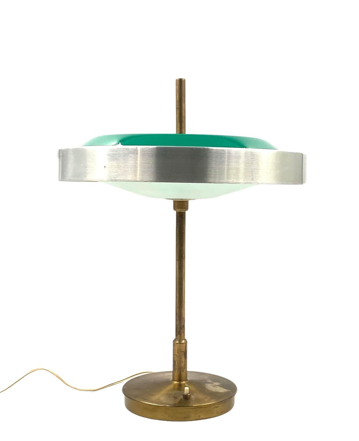 Importante lampe de bureau/table en laiton et verre Oscar Torlasco, Prod. Lumi, 1960 ca en vente 10