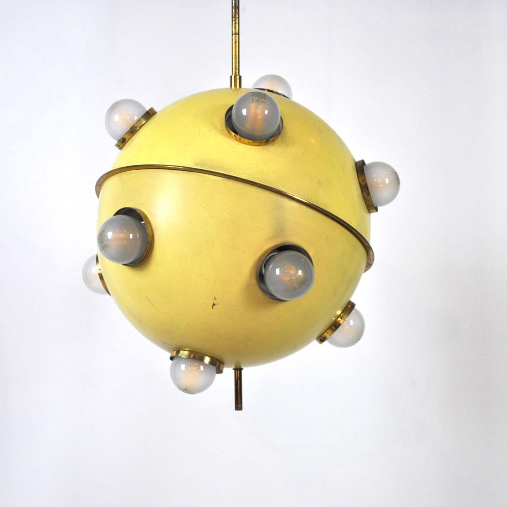 Amazing chandelier by Oscar Torlasco model 553 from the 1950s an icon of Italian midcentury production.