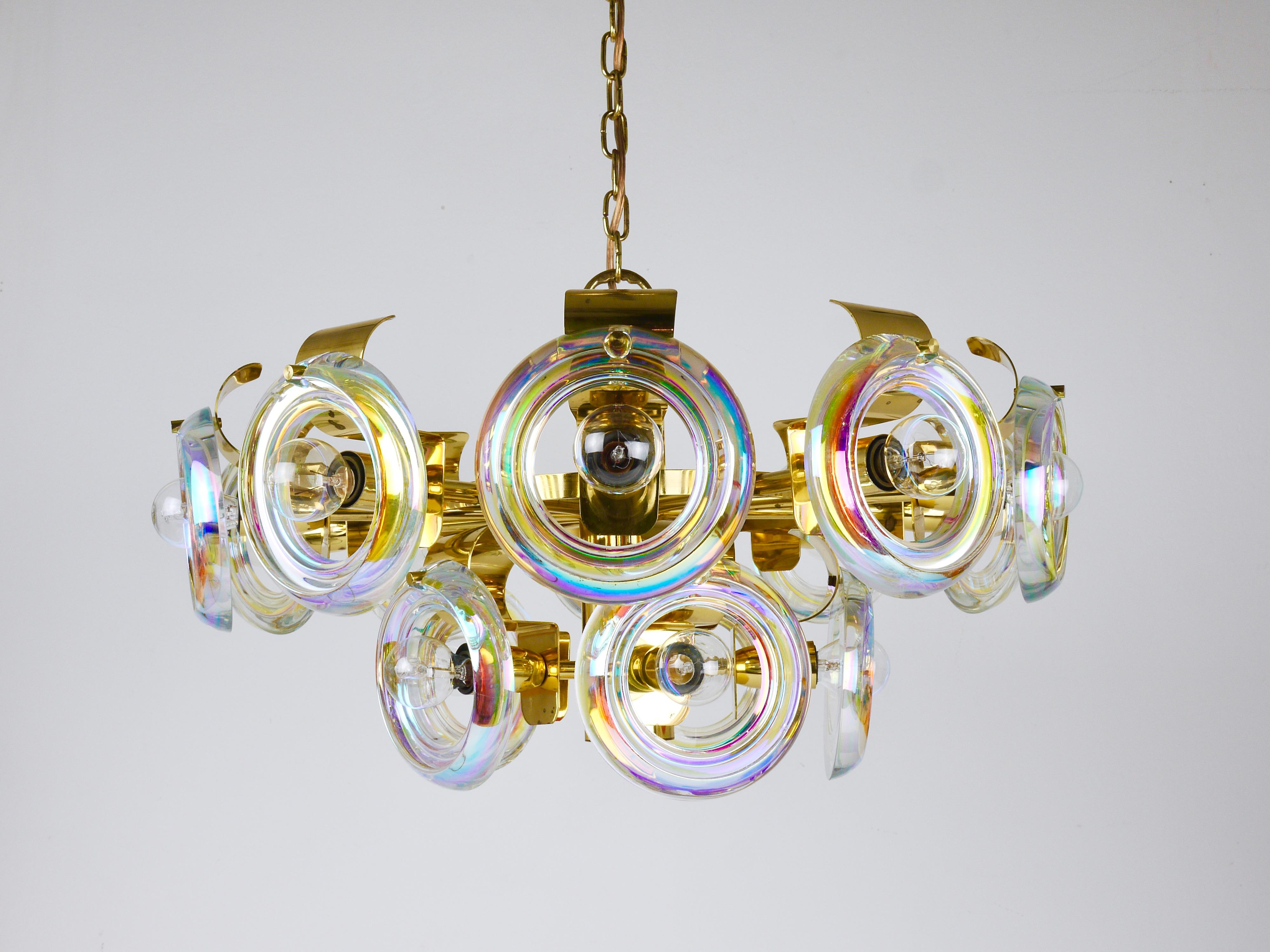 Oscar Torlasco Large Brass Chandelier, Optical Rainbow Glass Rings, Italy, 1970s For Sale 8