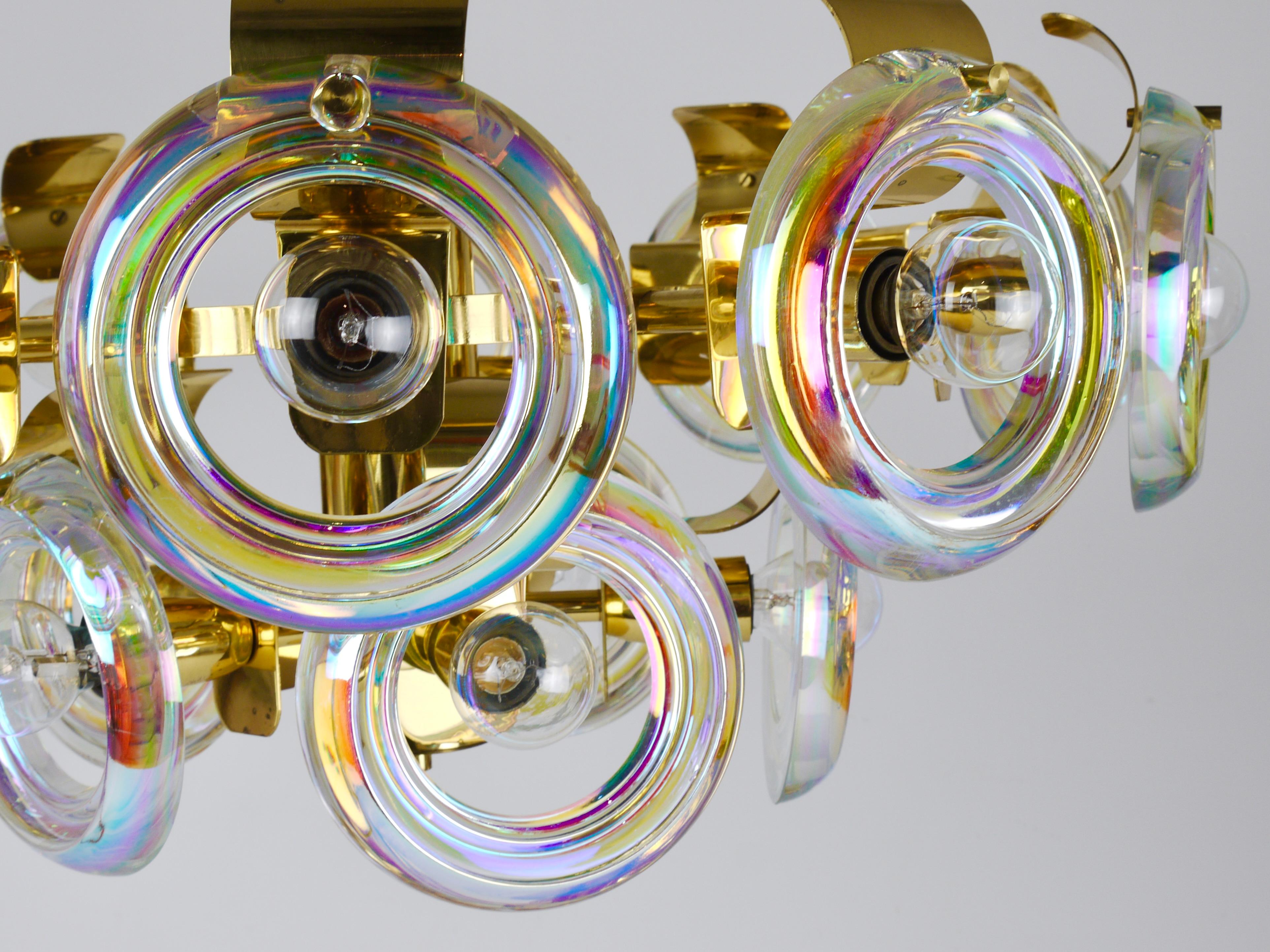 Italian Oscar Torlasco Large Brass Chandelier, Optical Rainbow Glass Rings, Italy, 1970s For Sale
