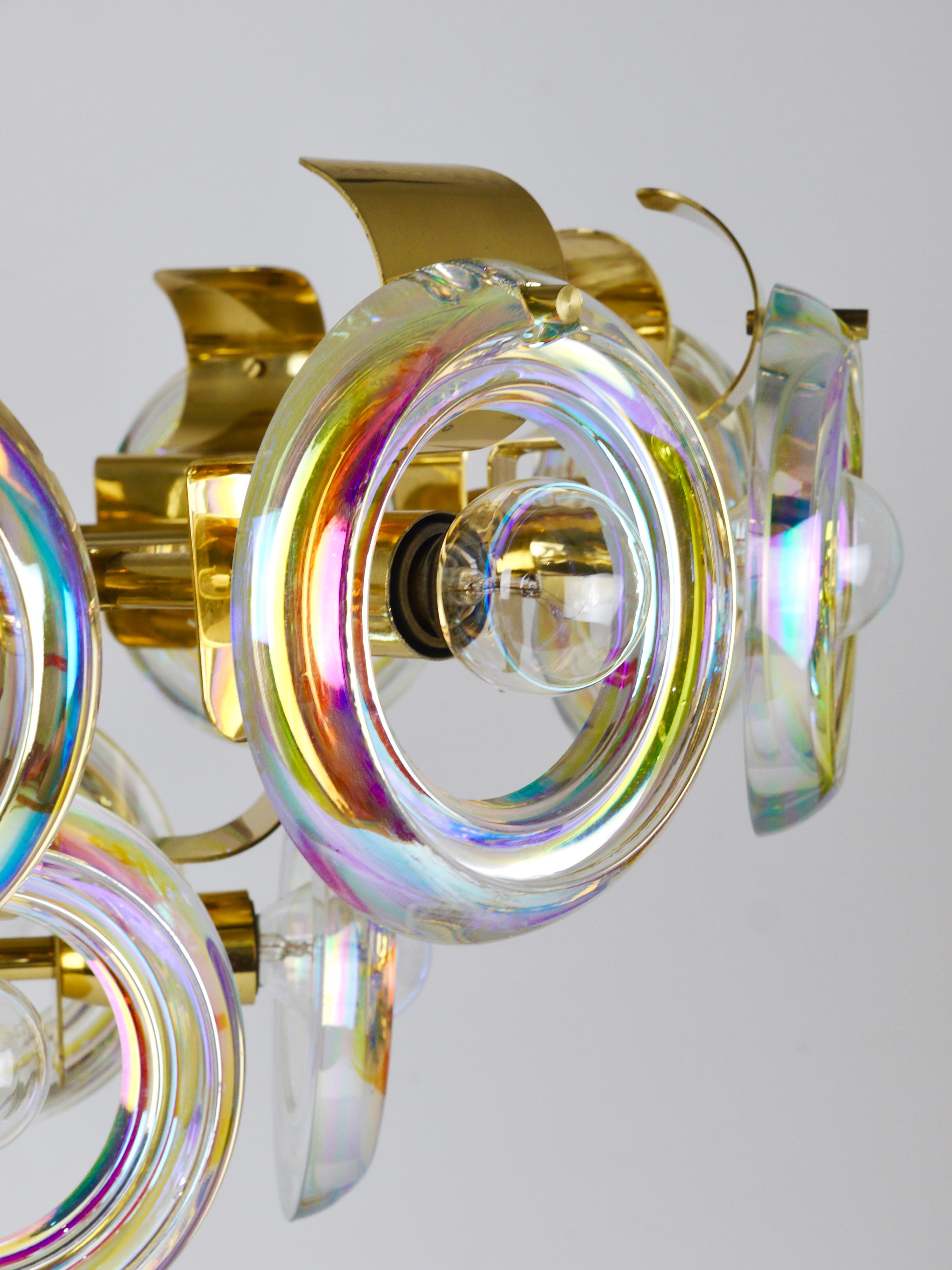 Oscar Torlasco Large Brass Chandelier, Optical Rainbow Glass Rings, Italy, 1970s For Sale 2
