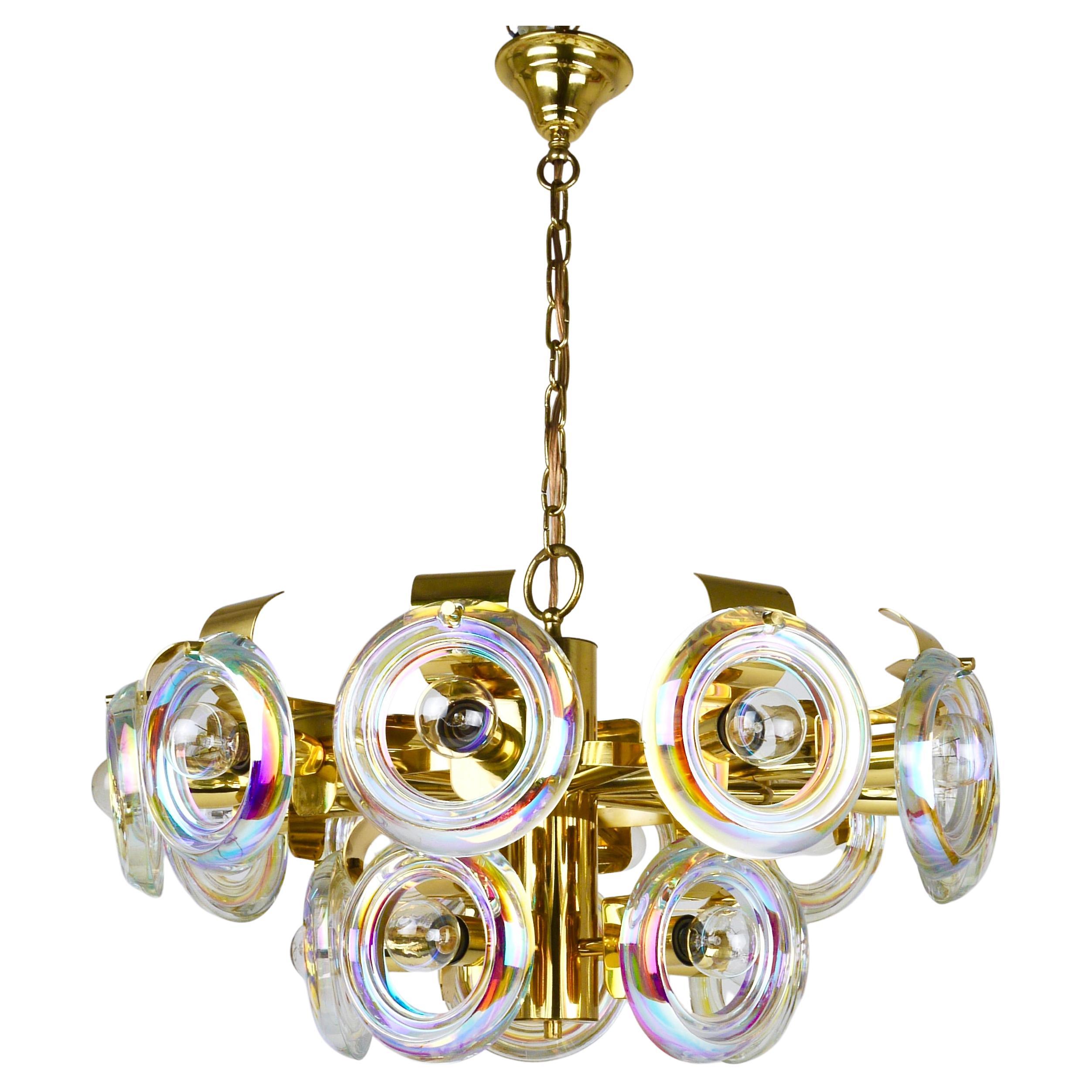 Oscar Torlasco Large Brass Chandelier, Optical Rainbow Glass Rings, Italy, 1970s For Sale
