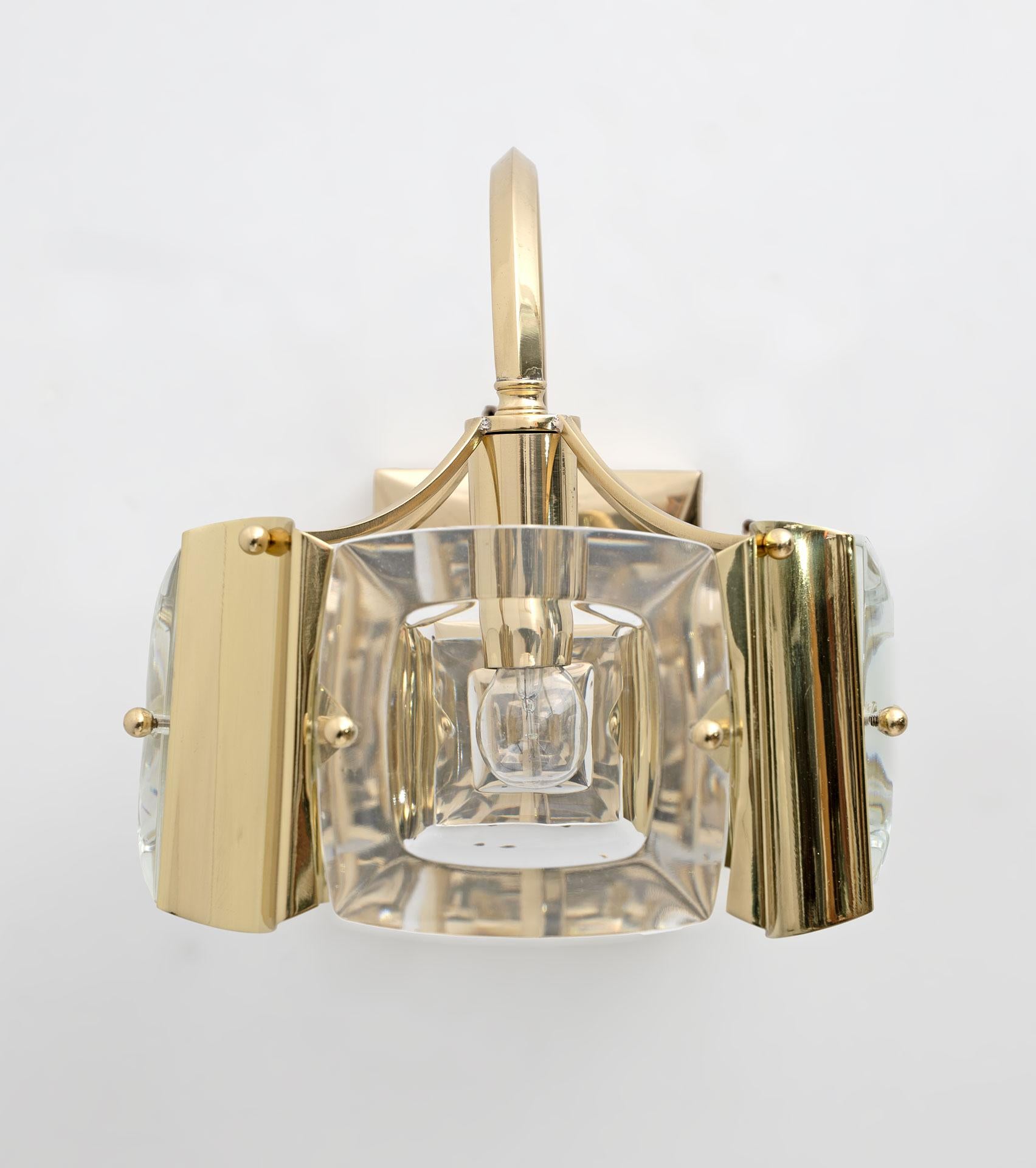 Oscar Torlasco Mid-Century Modern Italian Glass and Brass Sconces by Stilkronen For Sale 1