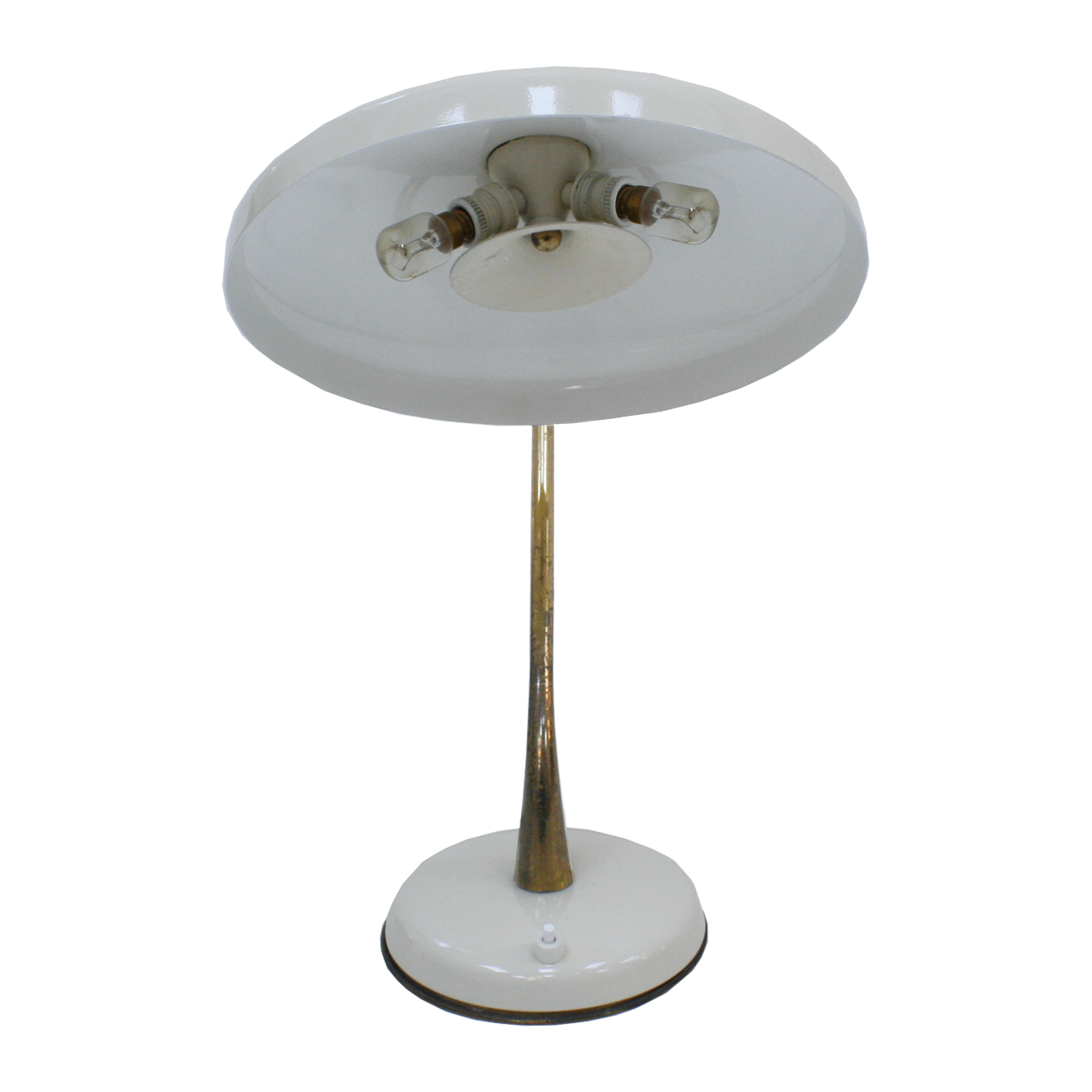 Oscar Torlasco Mid-Century Modern Steel and Brass White Italian Table Lamp In Good Condition In Madrid, ES