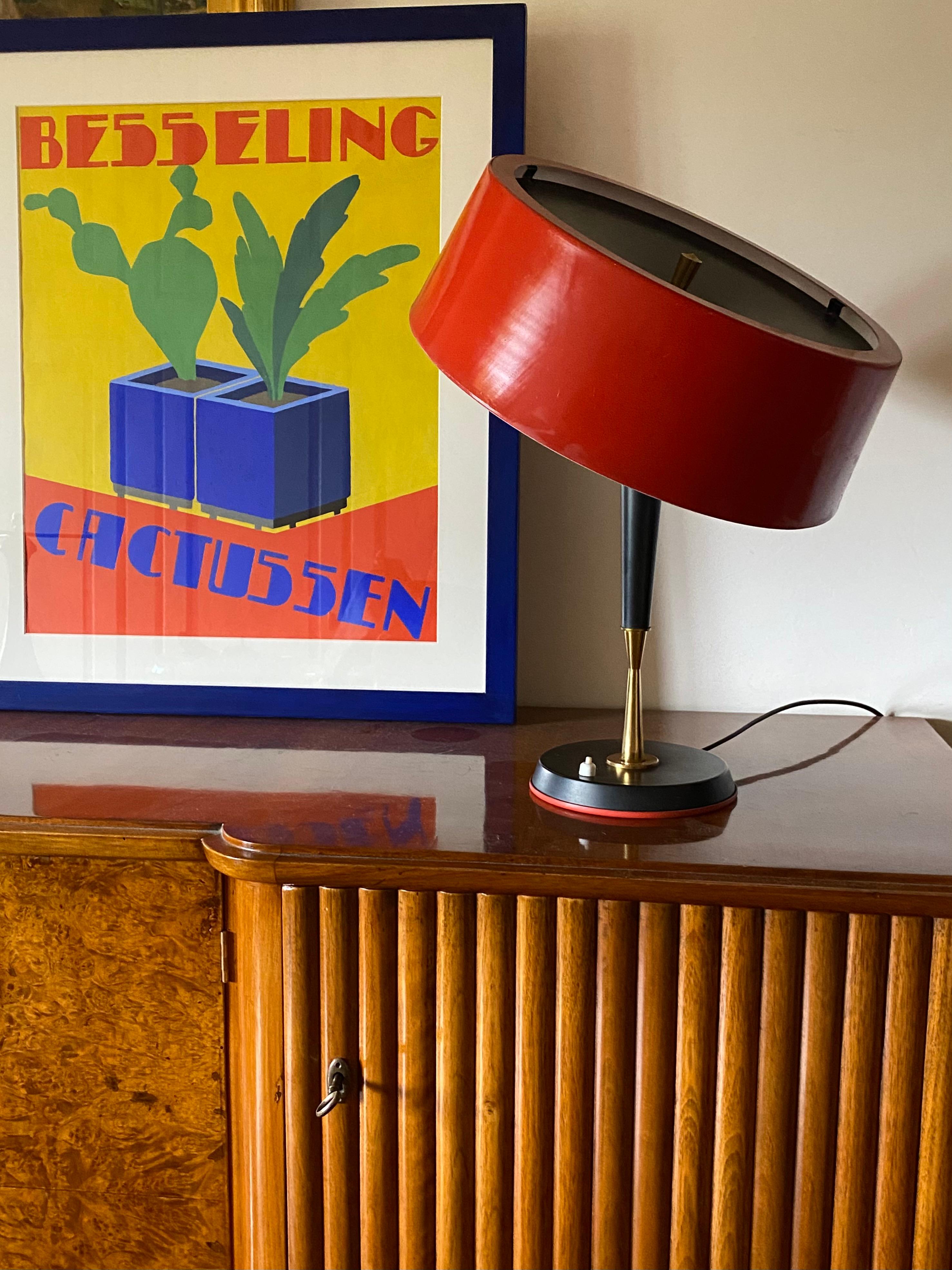 Italian Oscar Torlasco, Mid-Century red table lamp, Lumi, Italy 1954 For Sale