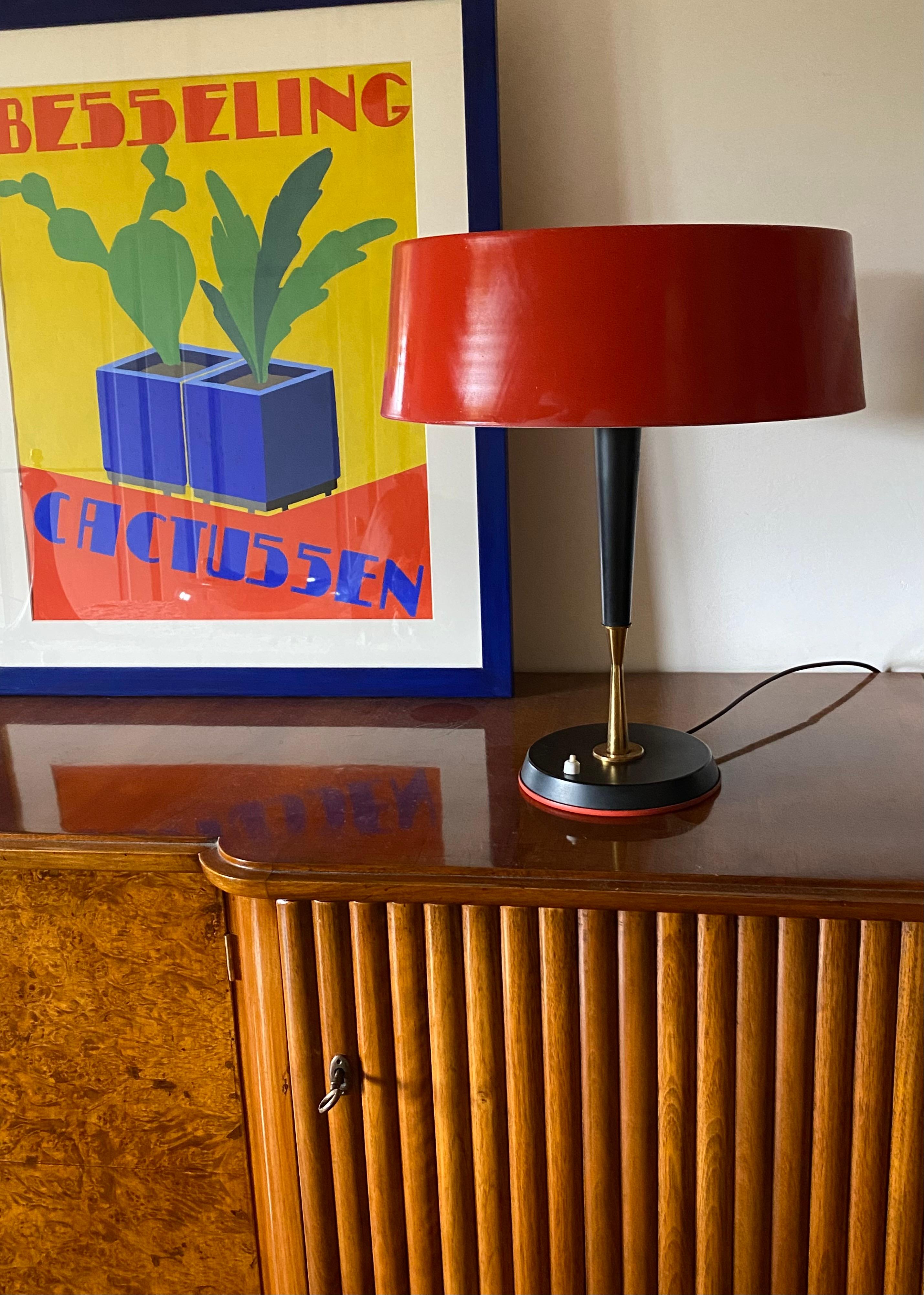 Mid-20th Century Oscar Torlasco, lampe de table rouge du milieu du siècle, Lumi, Italie 1954 en vente