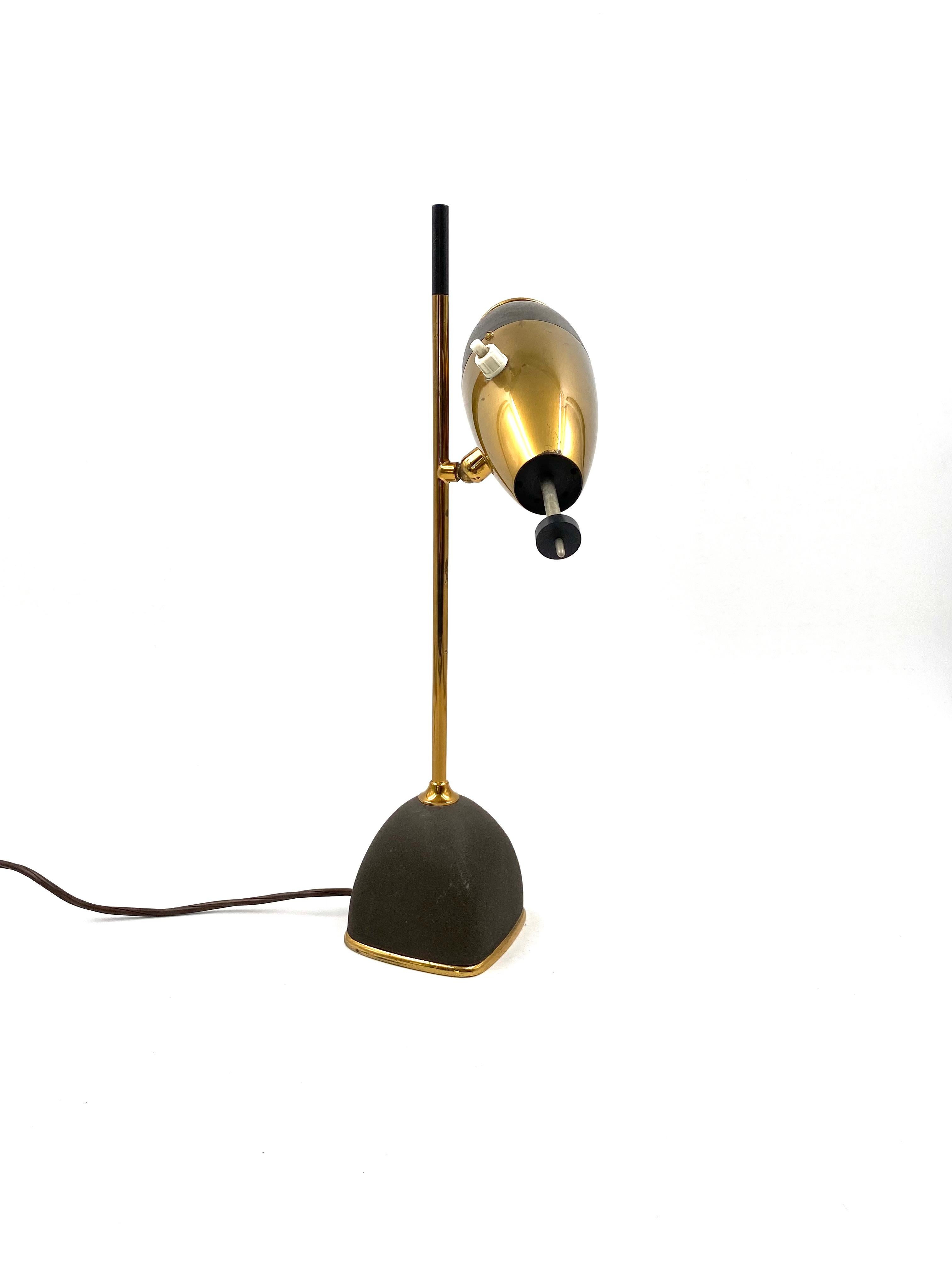 Oscar Torlasco, Mod. 577 Table / Desk Lamp, Lumi Milan, Italy, 1960 For Sale 1