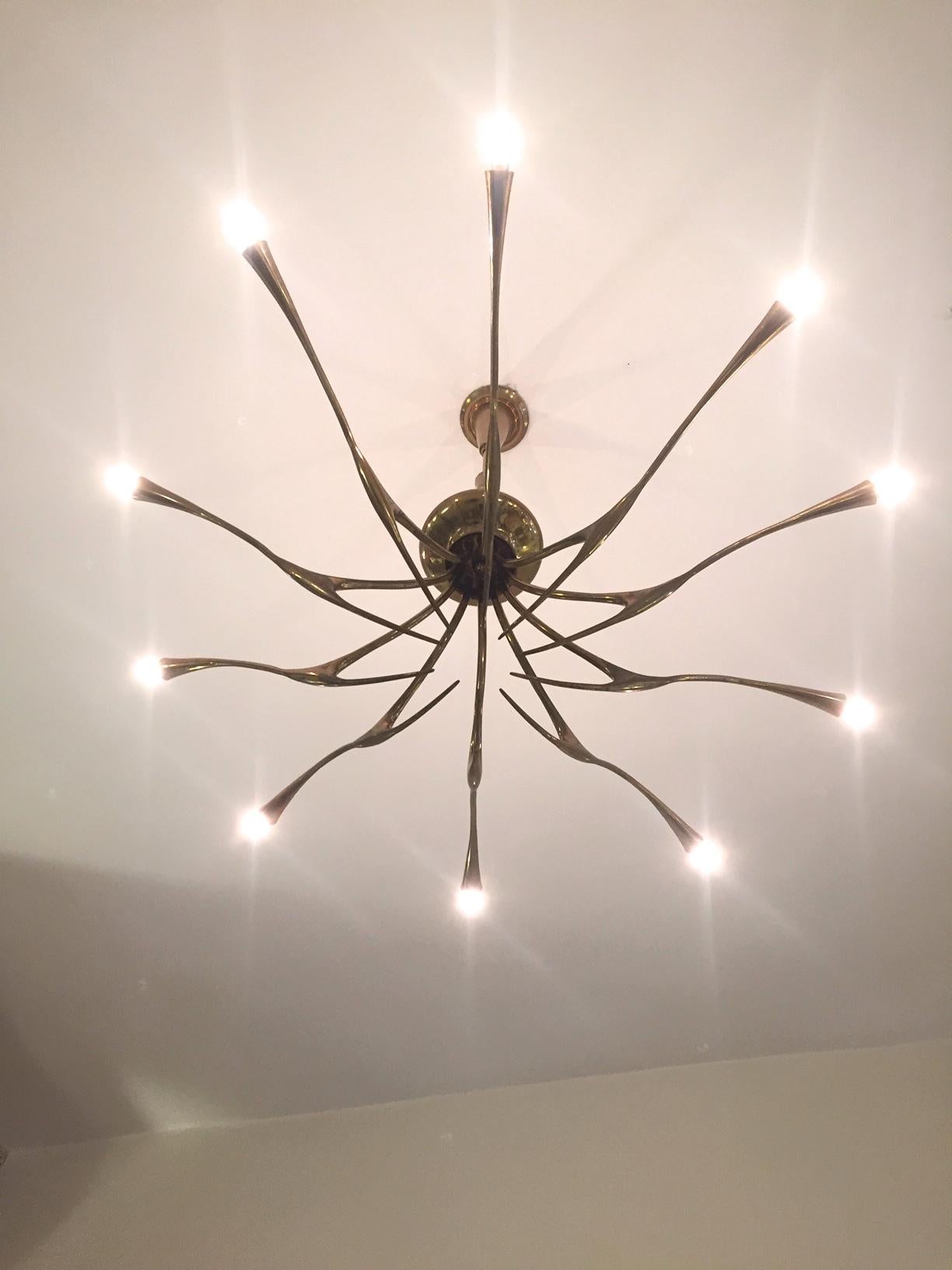 Mid-Century Modern Oscar Torlasco Model 392 Brass Chandelier for Lumi For Sale