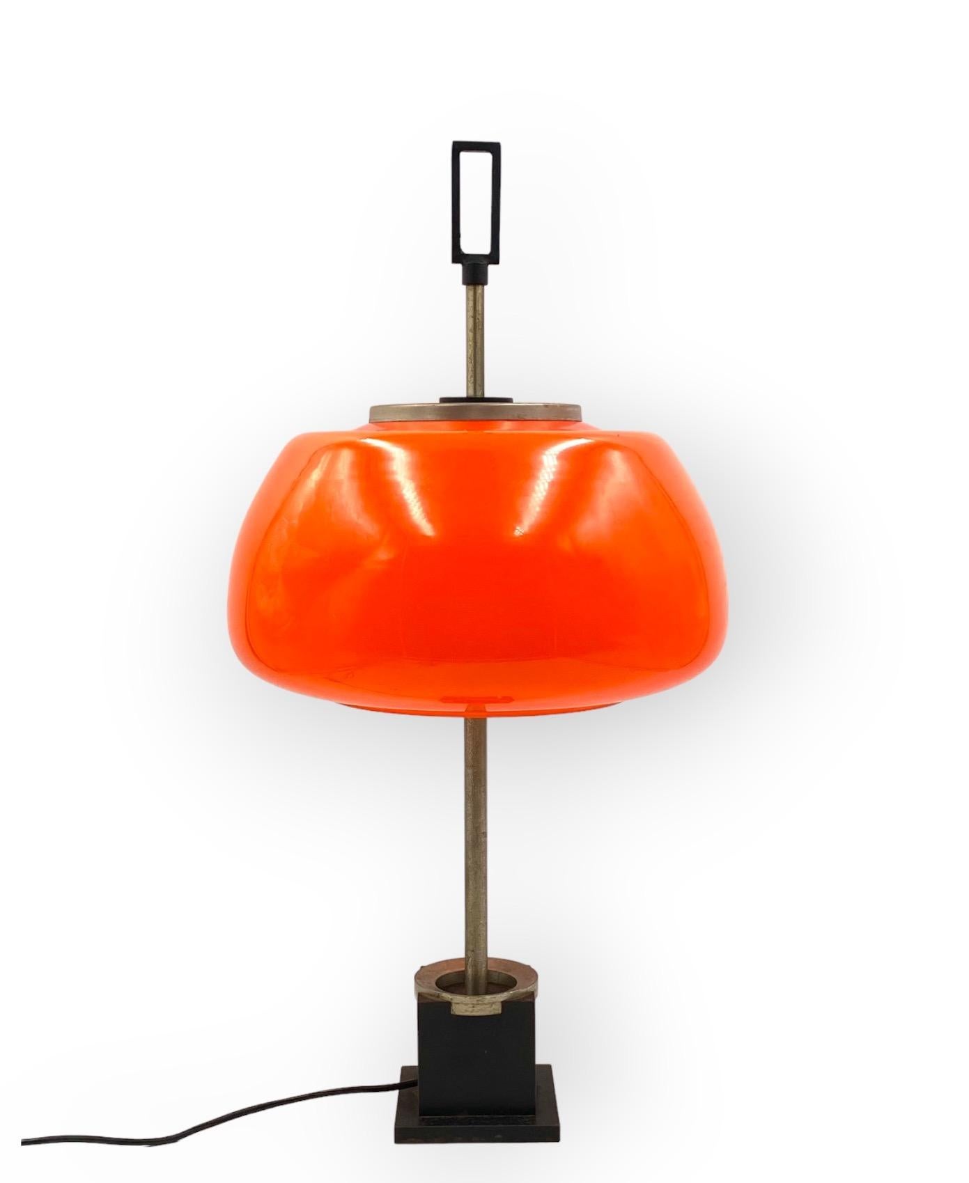 Metal Oscar Torlasco, orange glass table / desk lamp, Prod. Enlightenment, ca. 1960. For Sale