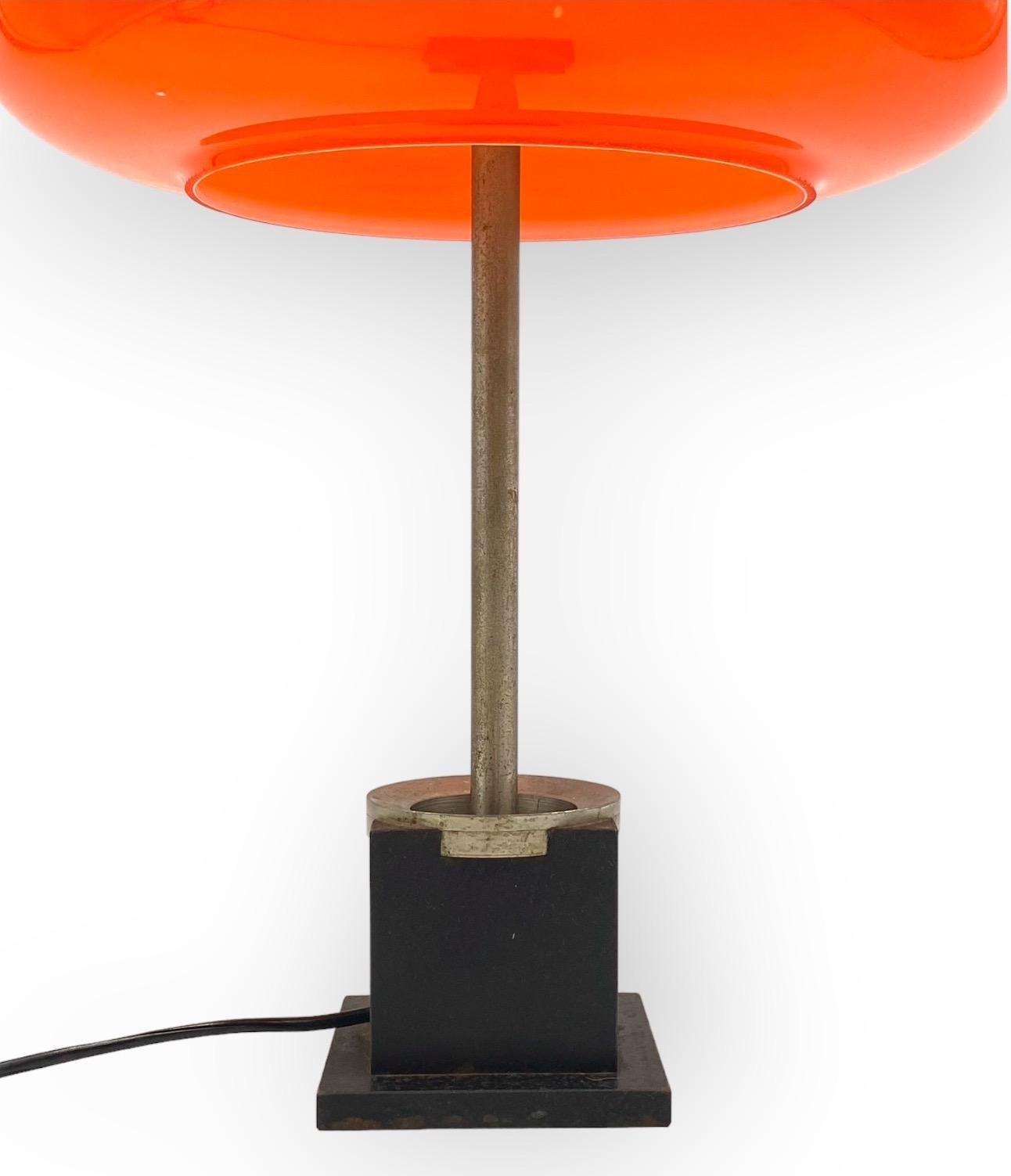 Oscar Torlasco, orange glass table / desk lamp, Prod. Enlightenment, ca. 1960. For Sale 1