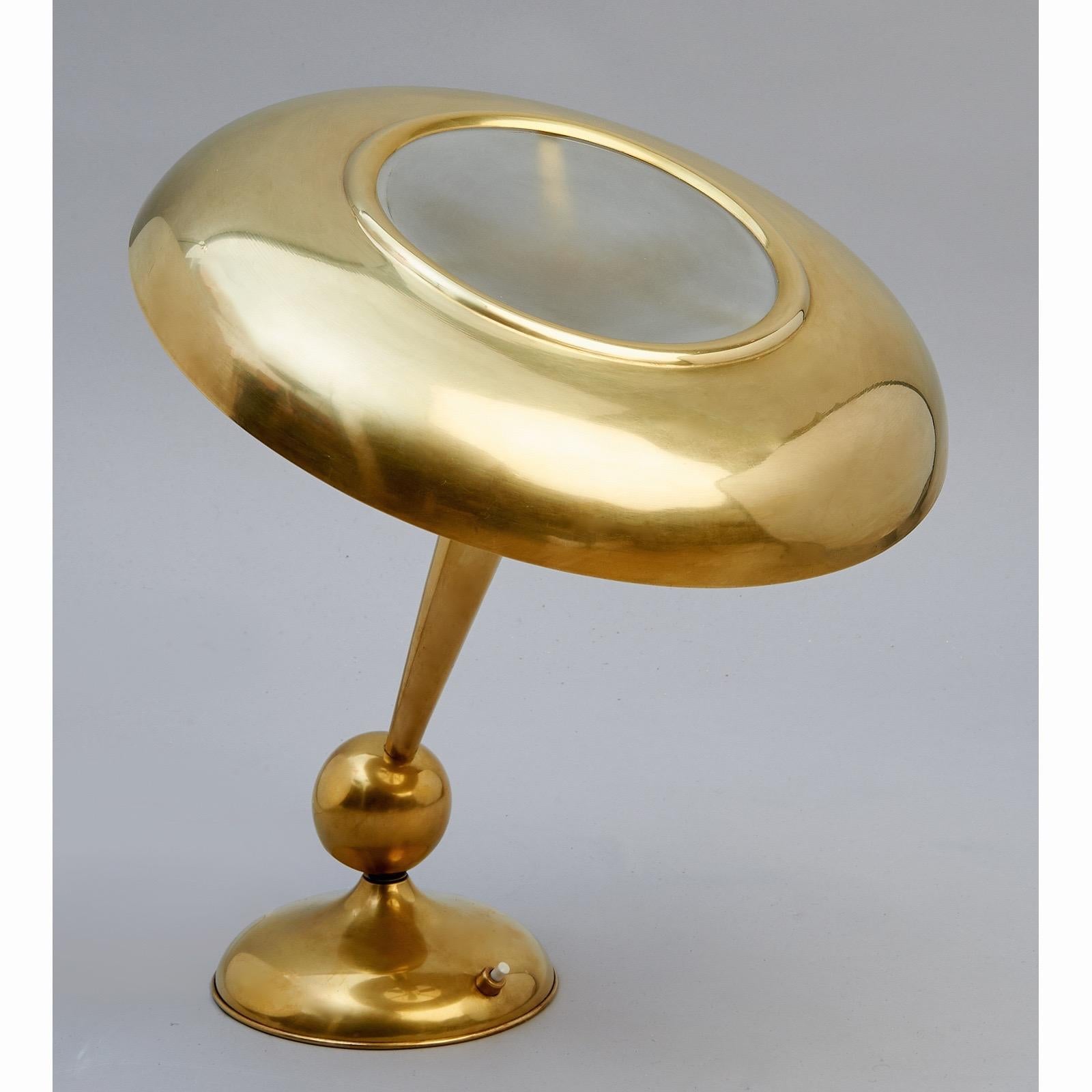 Italian Oscar Torlasco Polished Brass and Glass Swivel Base Table Lamp, Italy 1950s