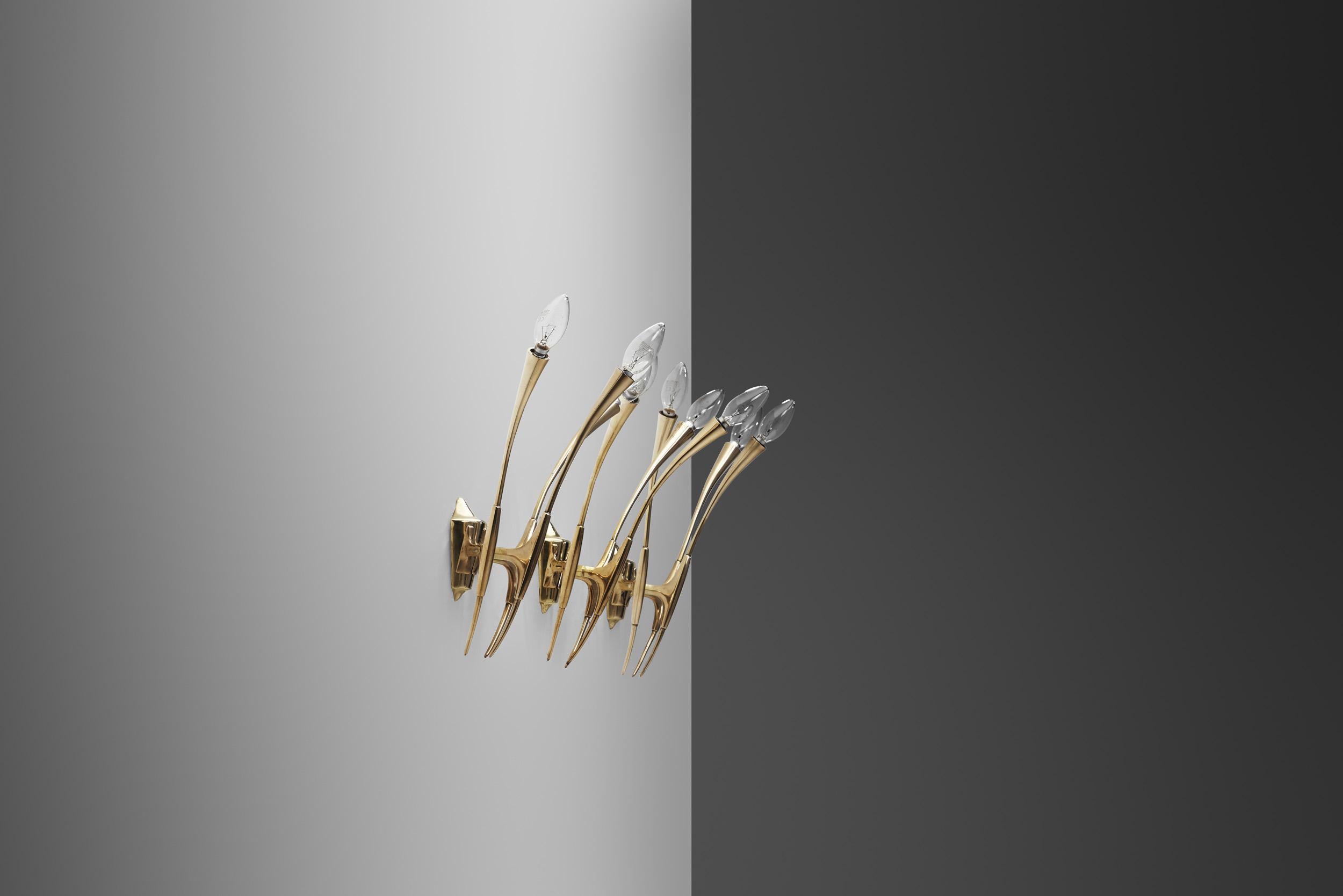 Oscar Torlasco Sculptural Brass Wall Lights for Lumi, Italy, 1950s For Sale 1