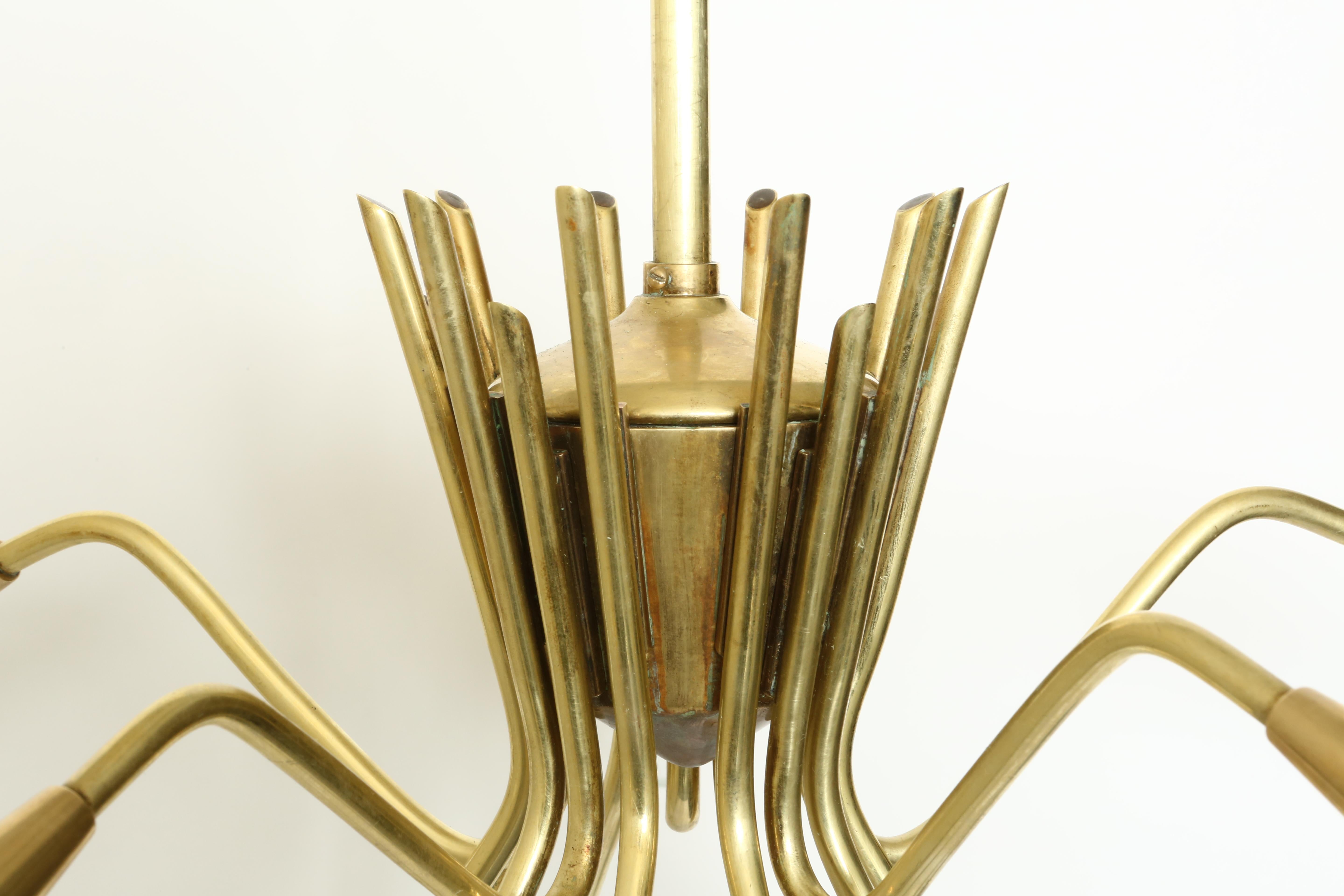 Sputnik Oscar Torlasco Style Brass Chandelier In Good Condition For Sale In Brooklyn, NY