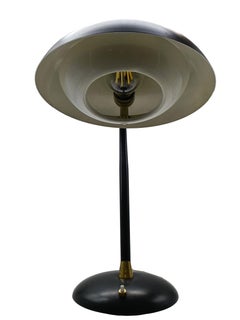 Lampe de table Oscar Torlasco en métal noir avec détails en laiton