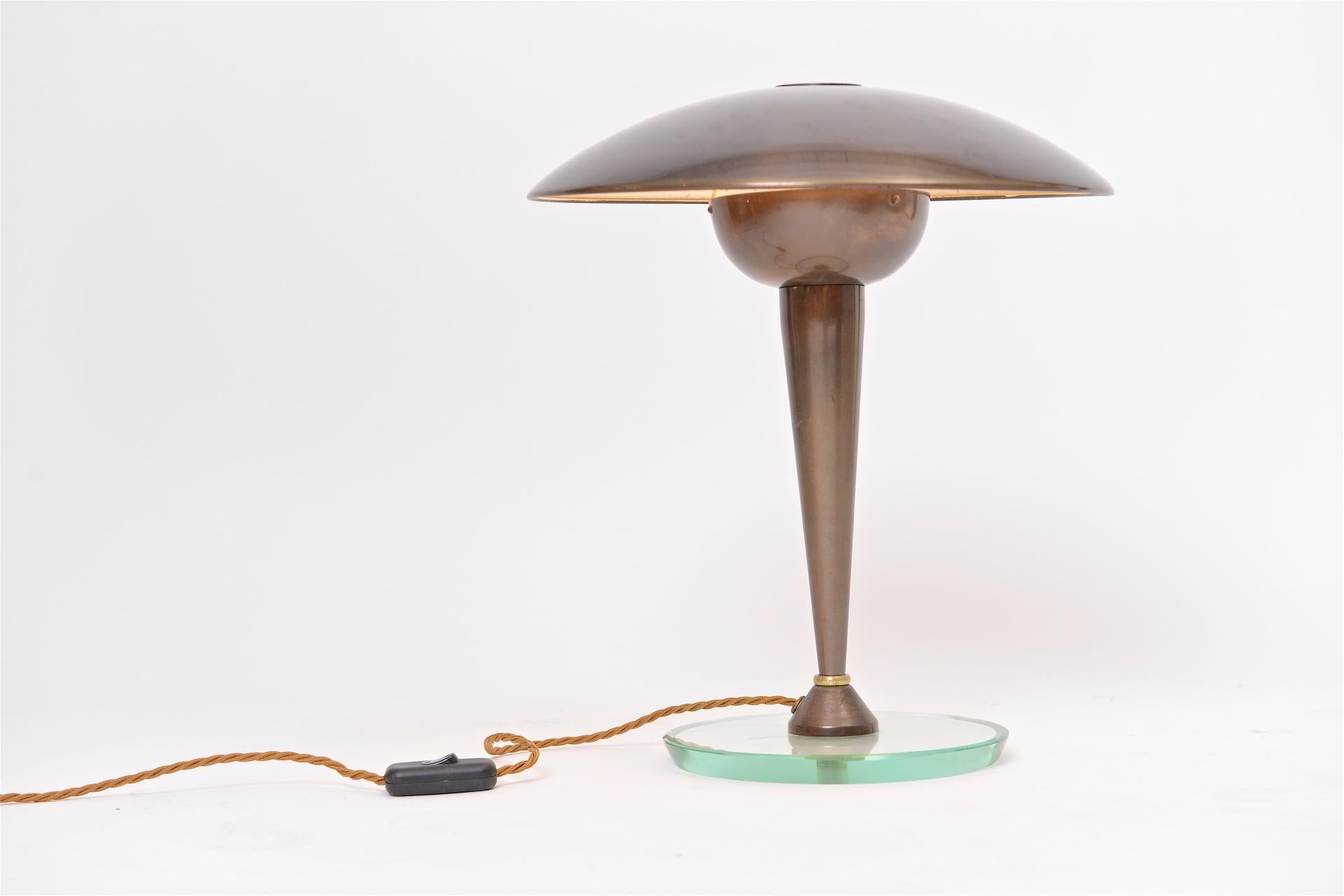 Brass and glass table light, Italy, circa 1950.

Re-wired.