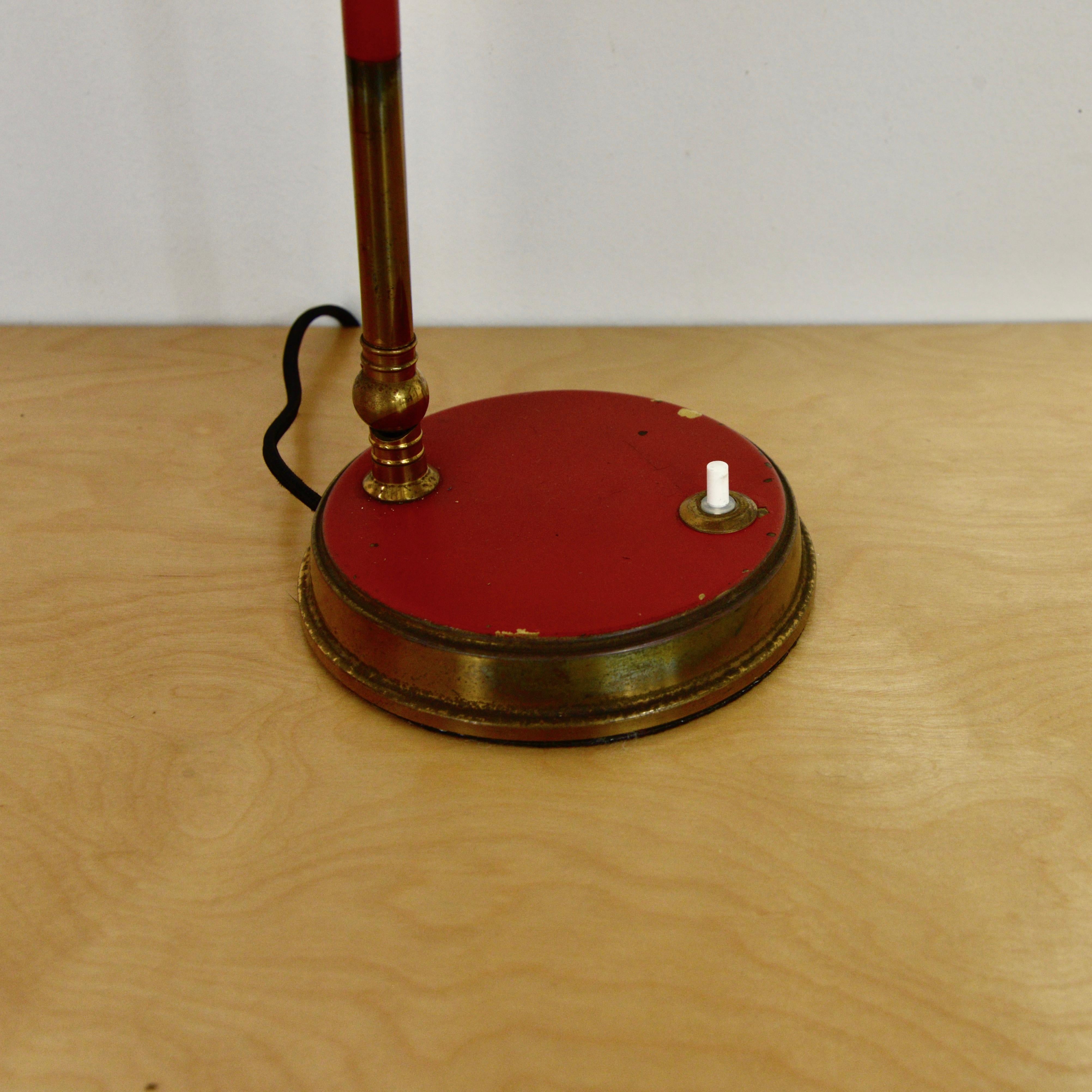Oscar Torlasco-Tischlampe „Rot“ (Moderne der Mitte des Jahrhunderts) im Angebot
