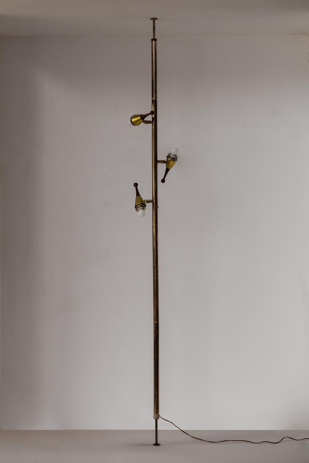 What is the difference between a table lamp and an accent lamp?