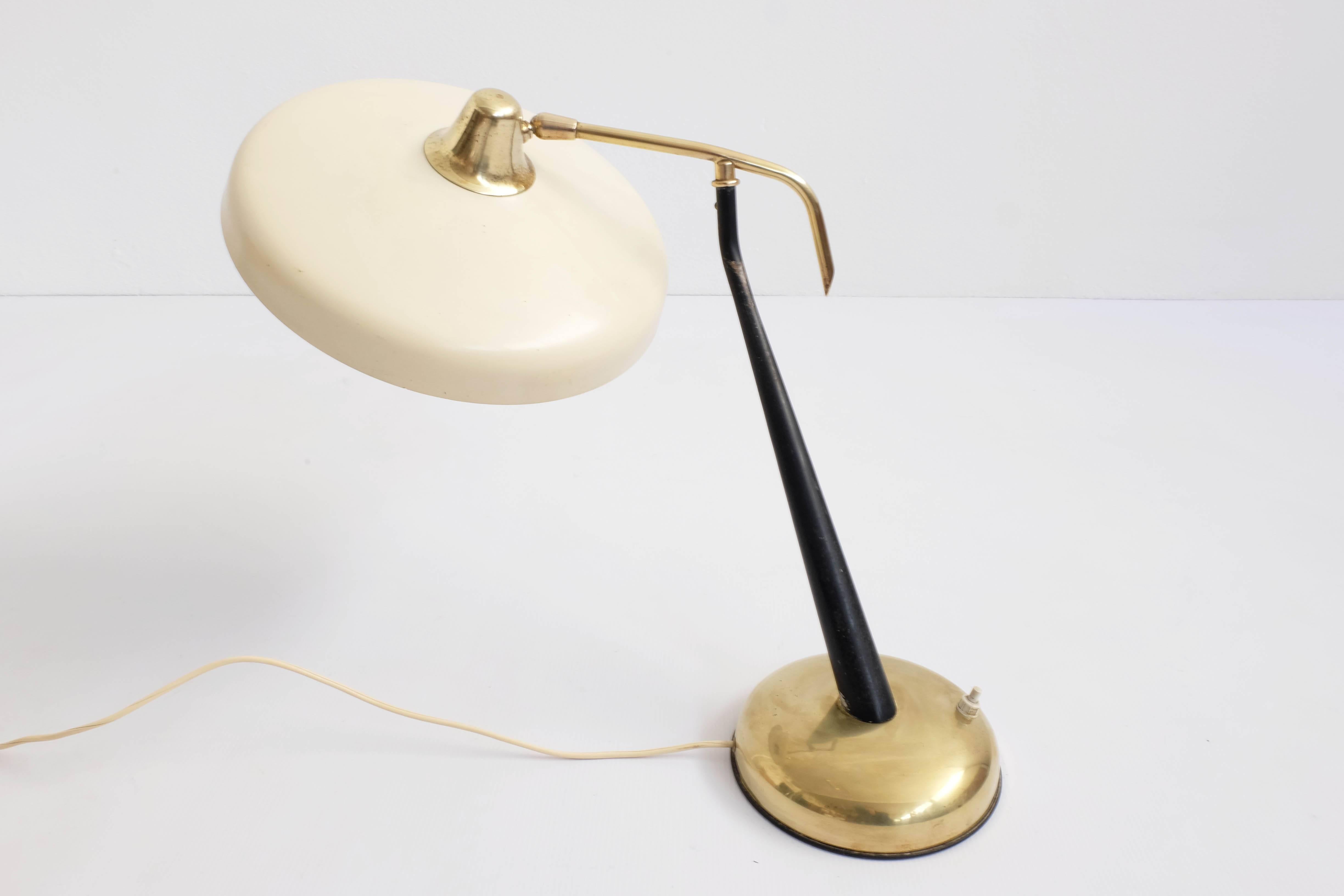 Lacquered Oscar Torlasco, Lumi, 360 Degree Revolving Table Lamp