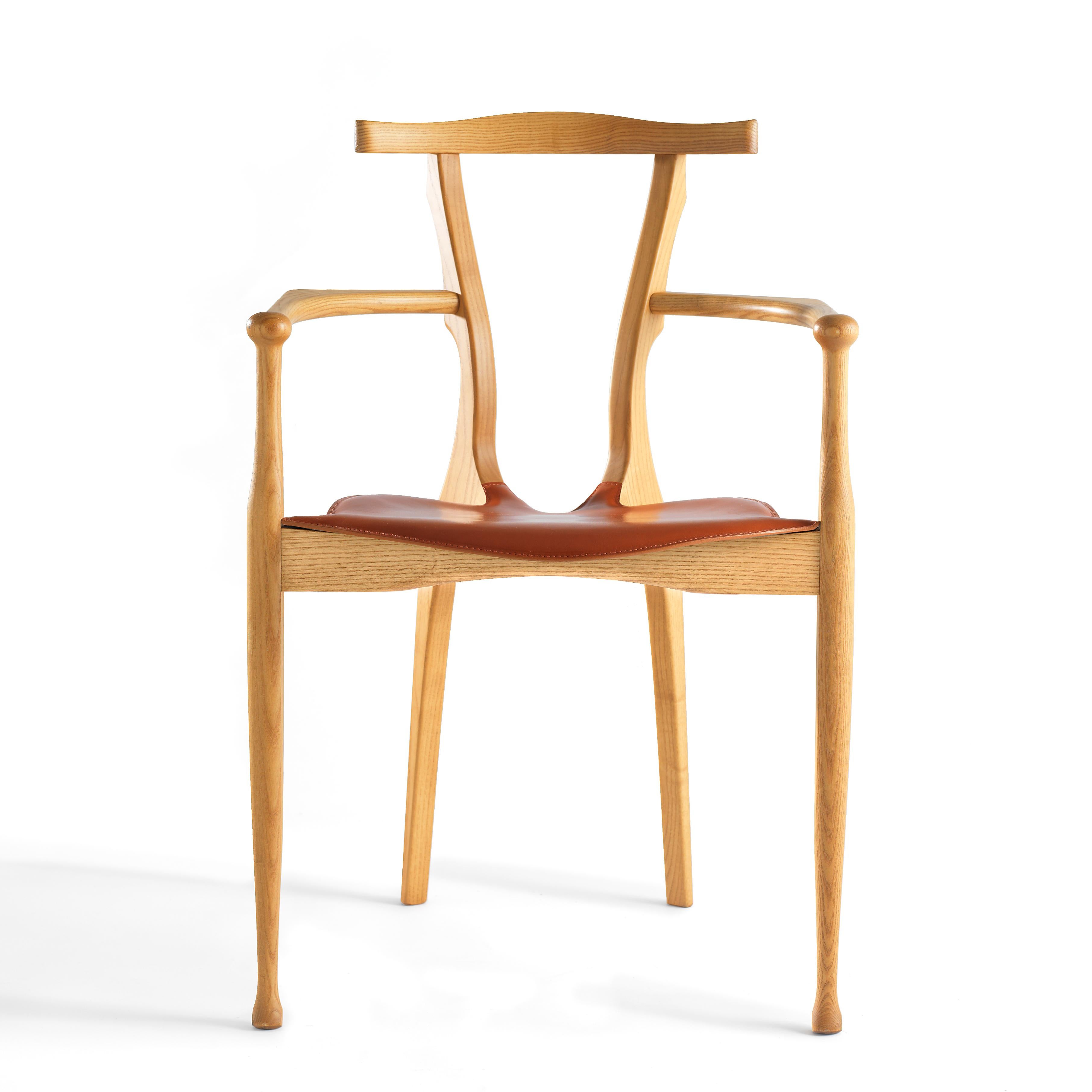 Gaulino Stuhl von Oscar Tusquets, hergestellt von BD Barcelona.

Massive, naturlackierte Esche mit Sitz aus Naturleder.