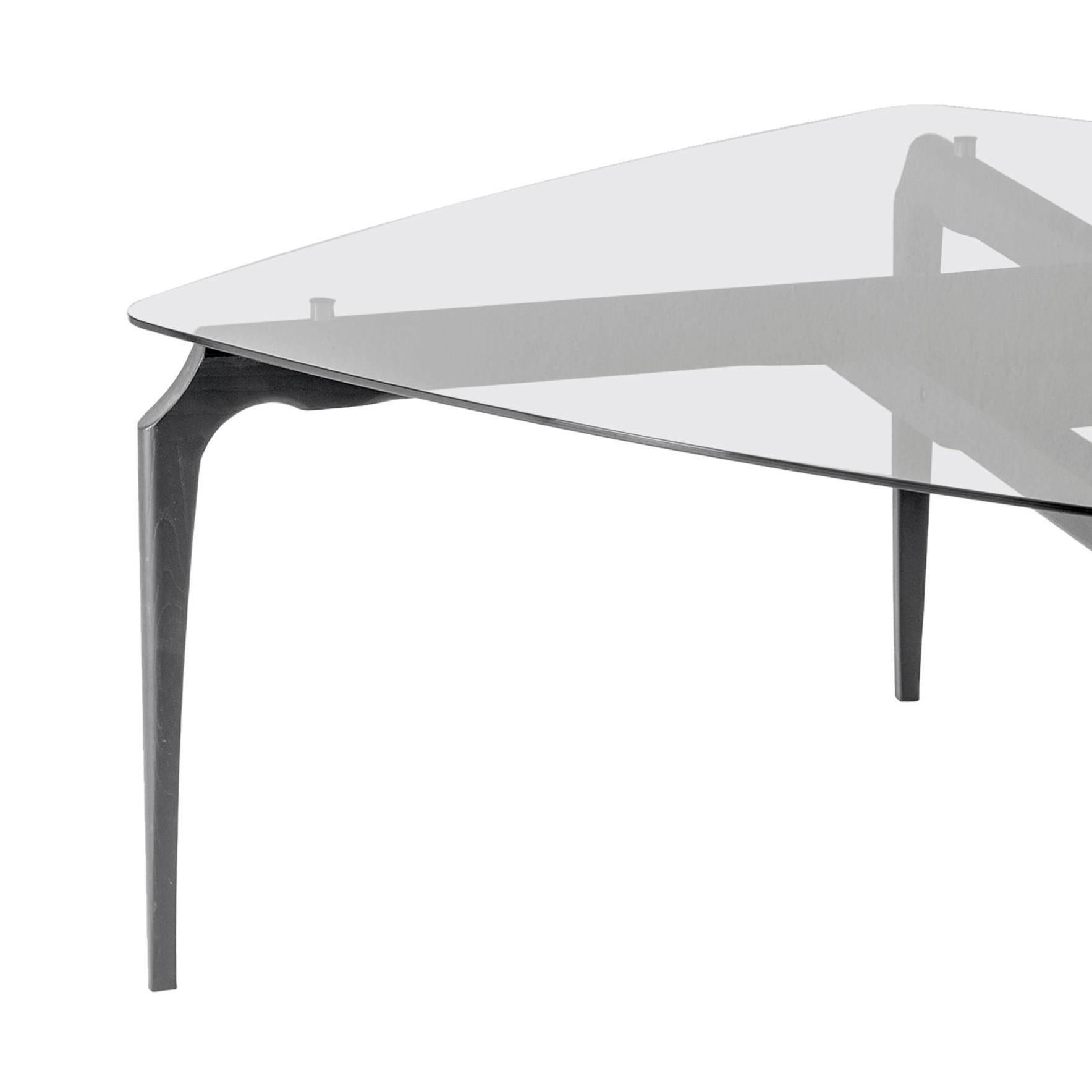 Tisch Gaulino, entworfen von Oscar Tusquets, hergestellt von BD Barcelona Design, ca. 2010.

Oscar Tusquets, Architekt, Künstler und Schriftsteller, hat im Laufe seiner langen Karriere fast alles entworfen. Vor allem viele Stühle, von denen einige