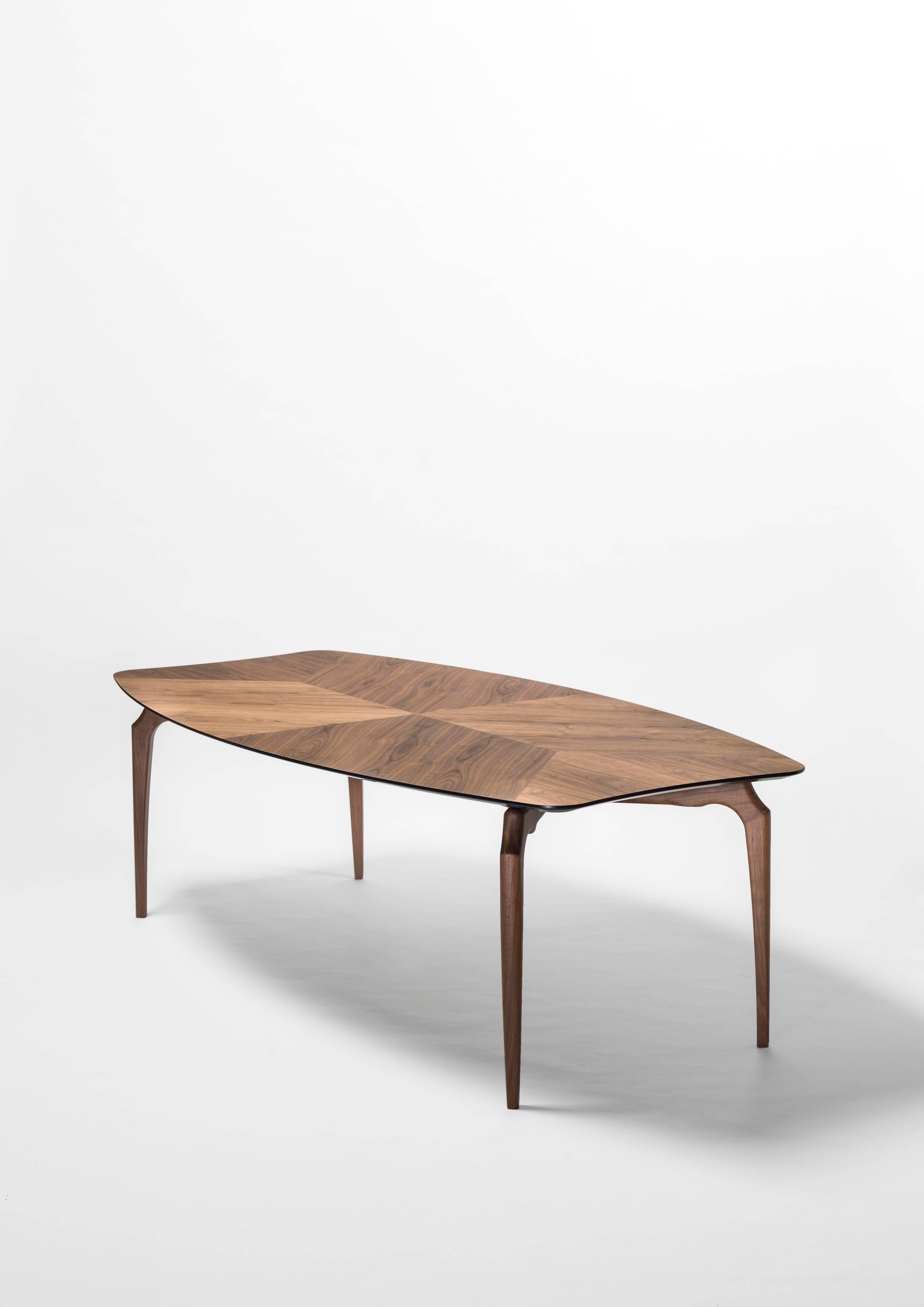 Oscar Tusquets-Tisch „Gaulino“ aus schwarz gebeiztem Holz von BD Barcelona (21. Jahrhundert und zeitgenössisch) im Angebot