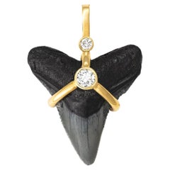 Oscuro Shark Tooth Pendant with Natural Diamonds