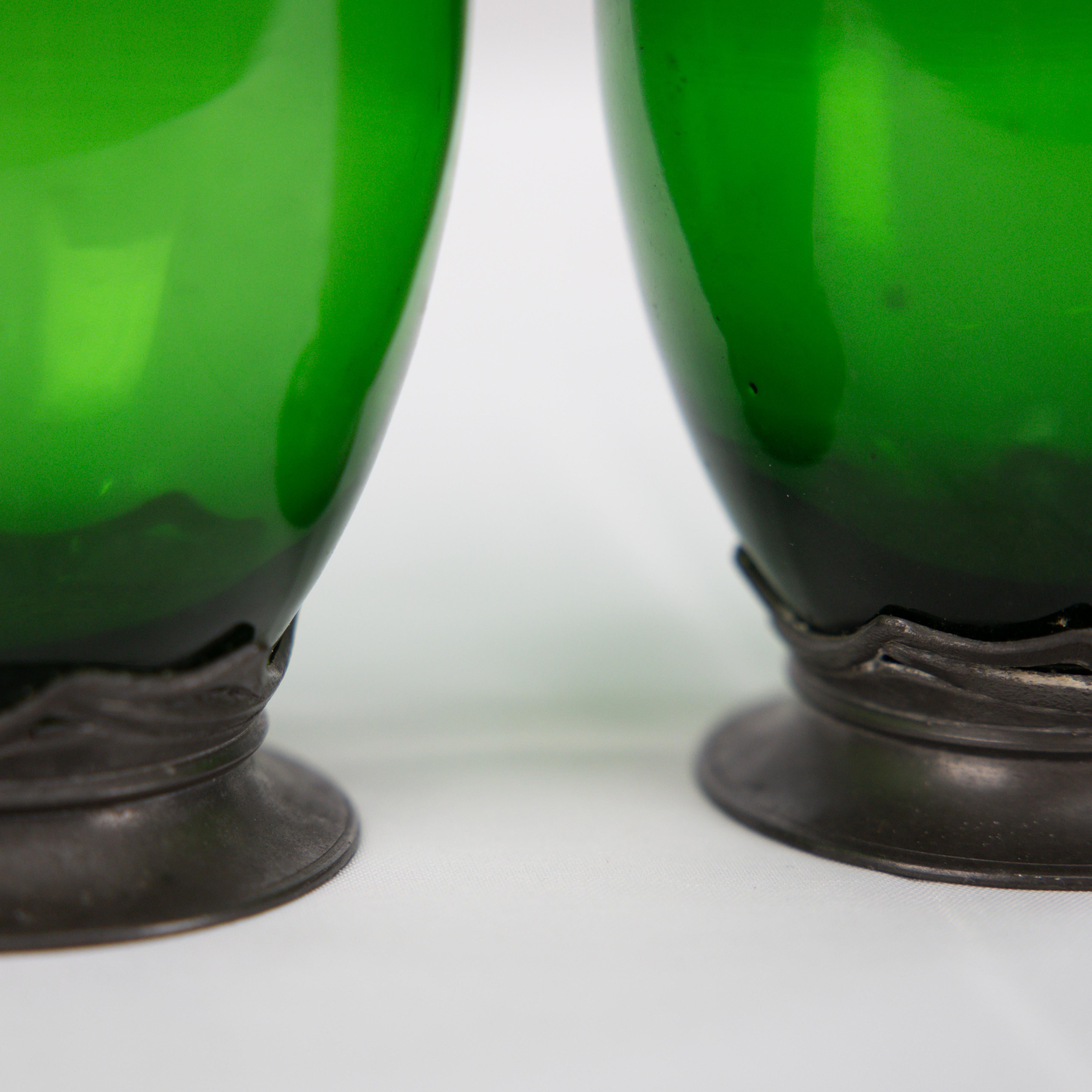 Osiris Pewter. A pair of Art Nouveau pewter & green glass vases with frog decor For Sale 8