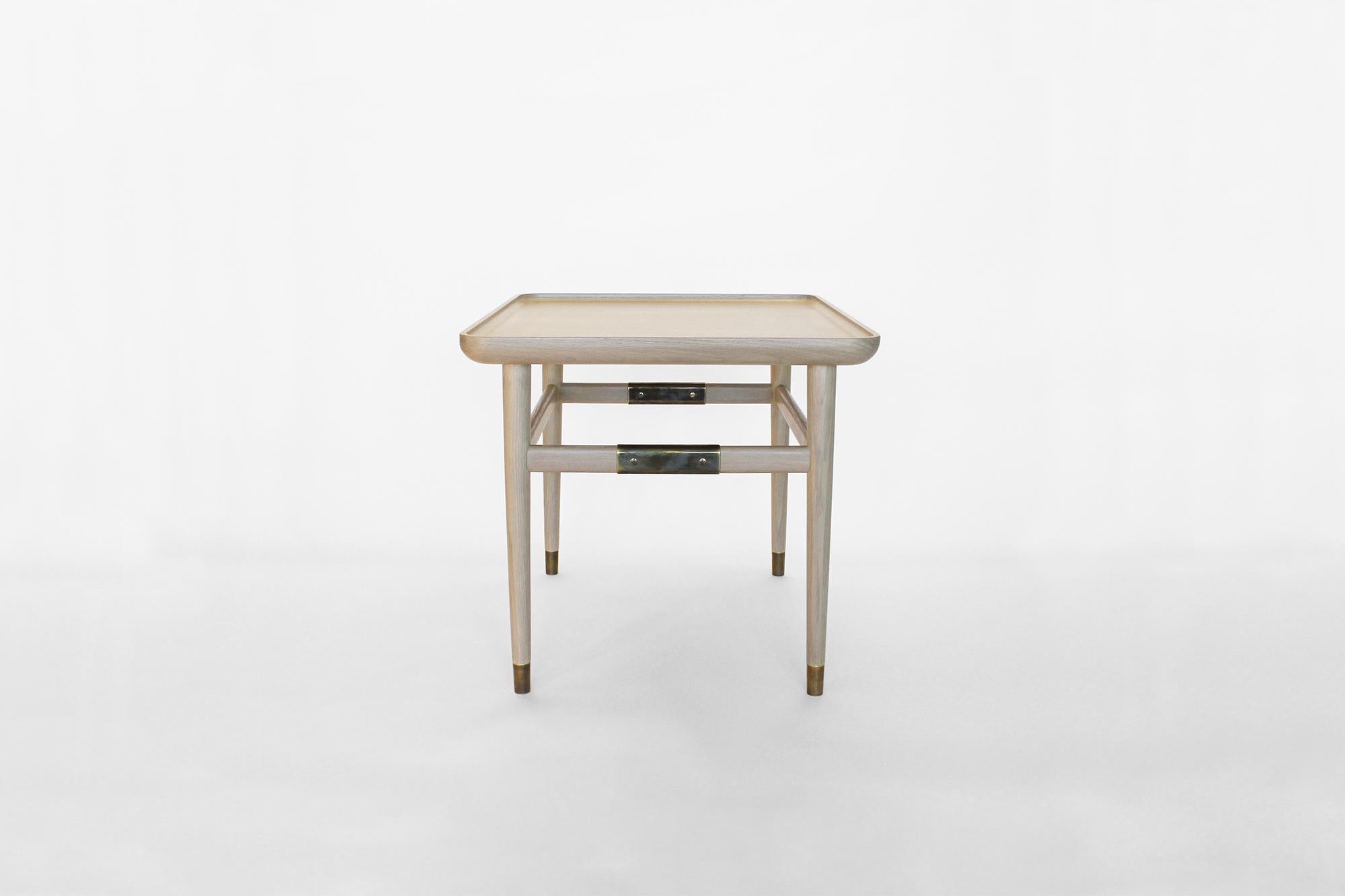 Mesa Auxiliar Rectangular Oslo de Roble Blanqueado con Herrajes de Latón Antiguo en venta 1