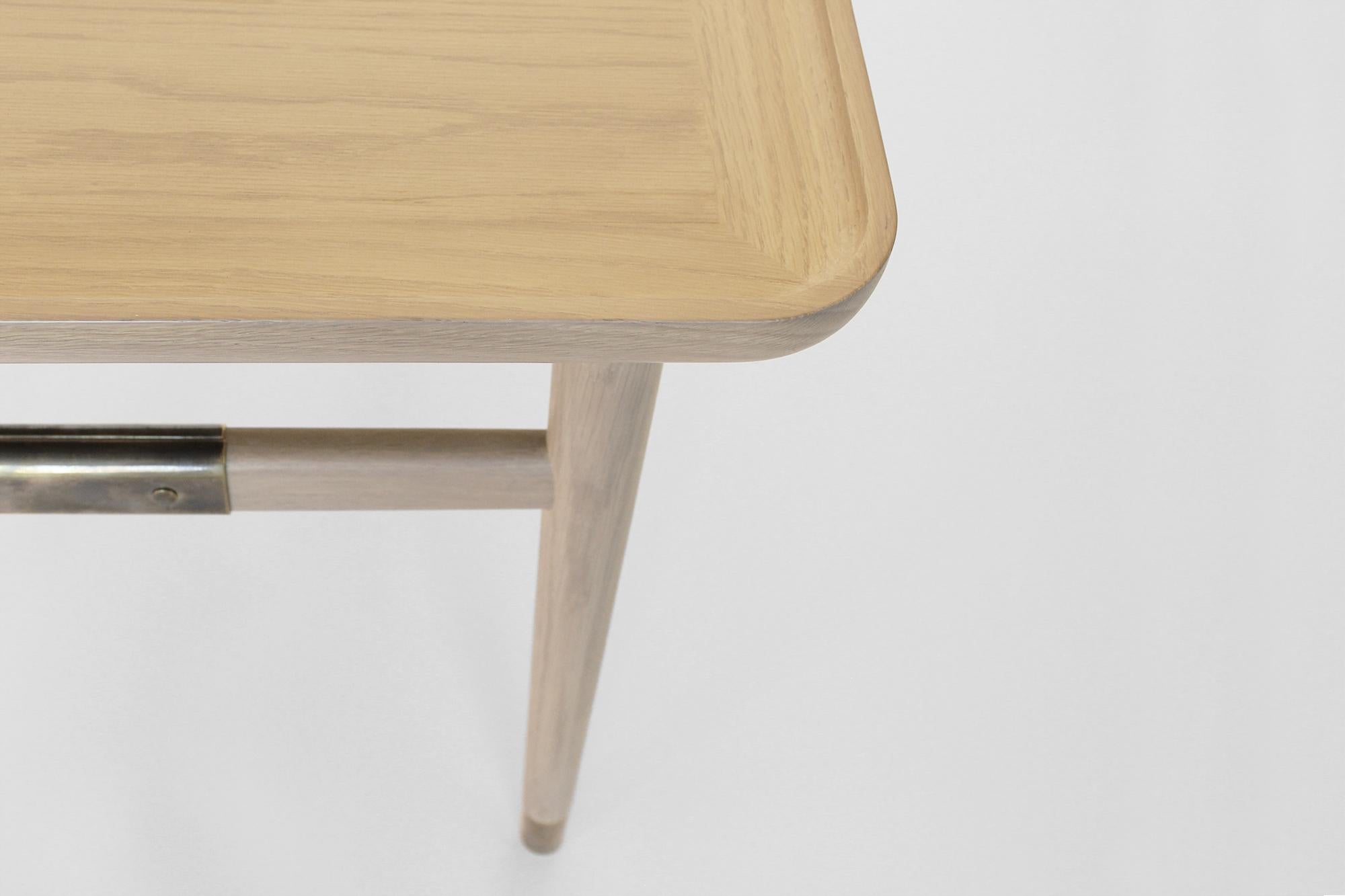 Mesa Auxiliar Rectangular Oslo de Roble Blanqueado con Herrajes de Latón Antiguo en venta 5