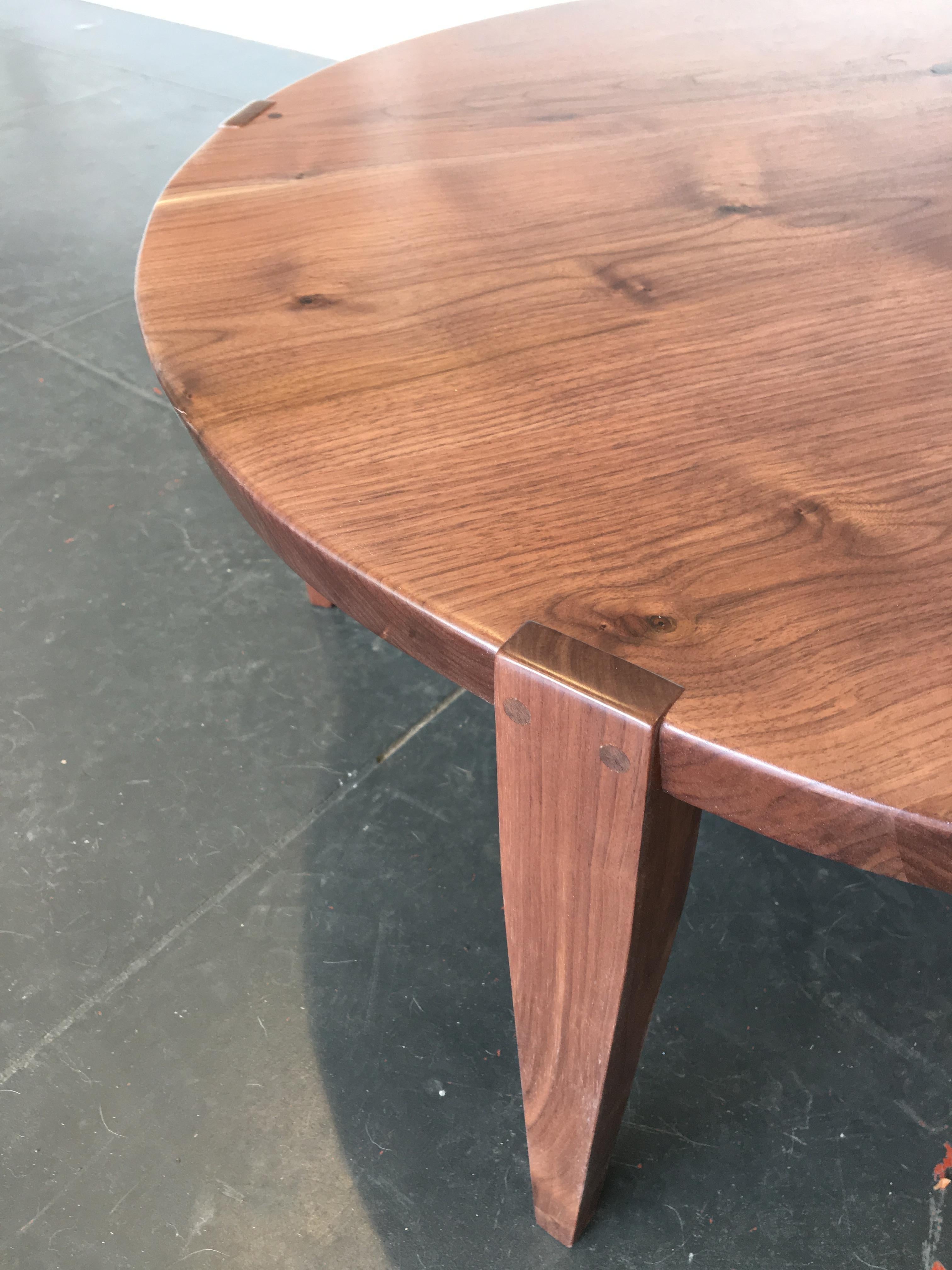 round coffee table walnut