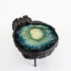 Mesa Osloer Blue de cristal azul y gris, metal y resina de Von Pelt Atelier