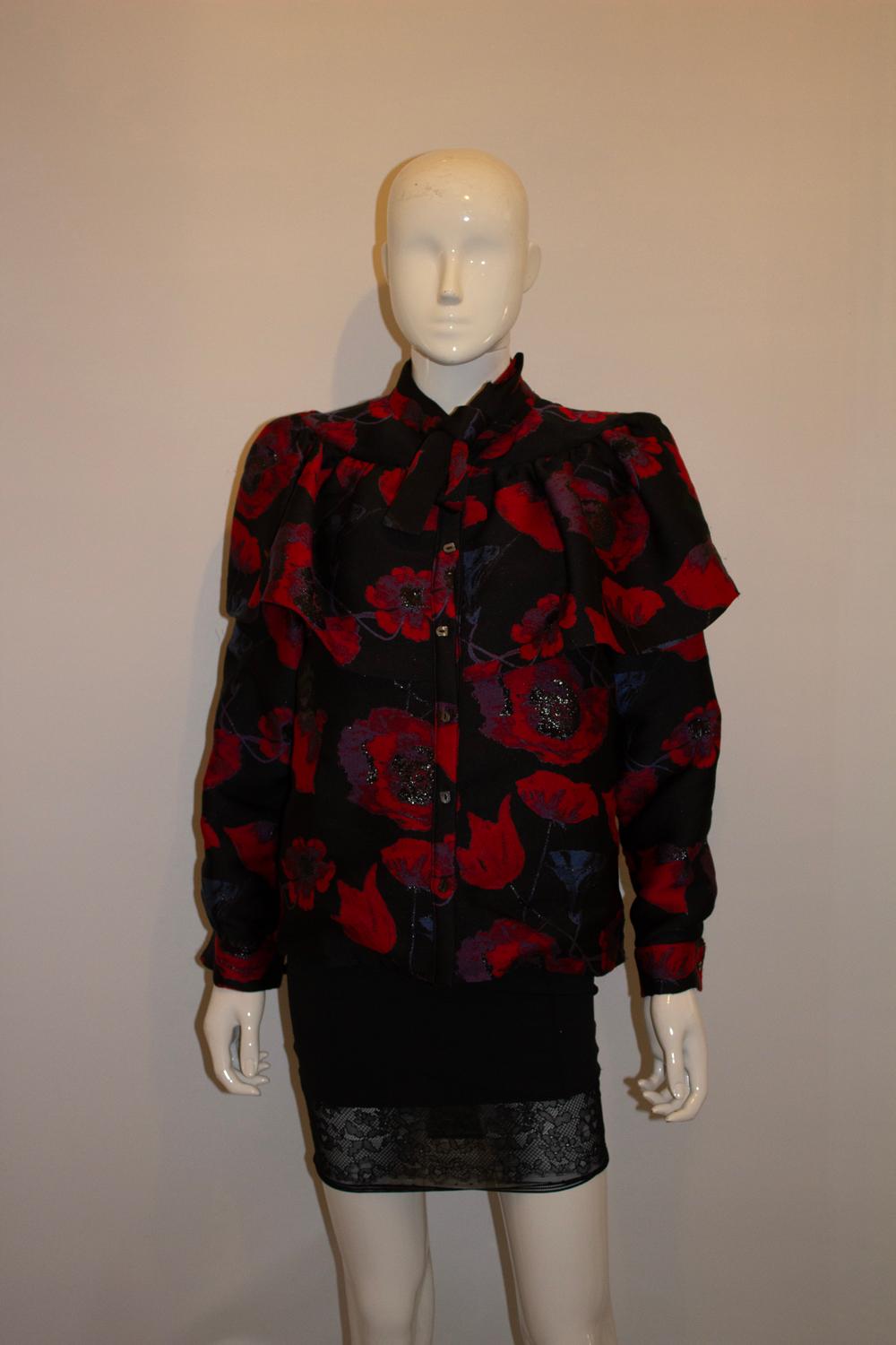 Osman London Top mit Mohnblumendruck im Angebot 1