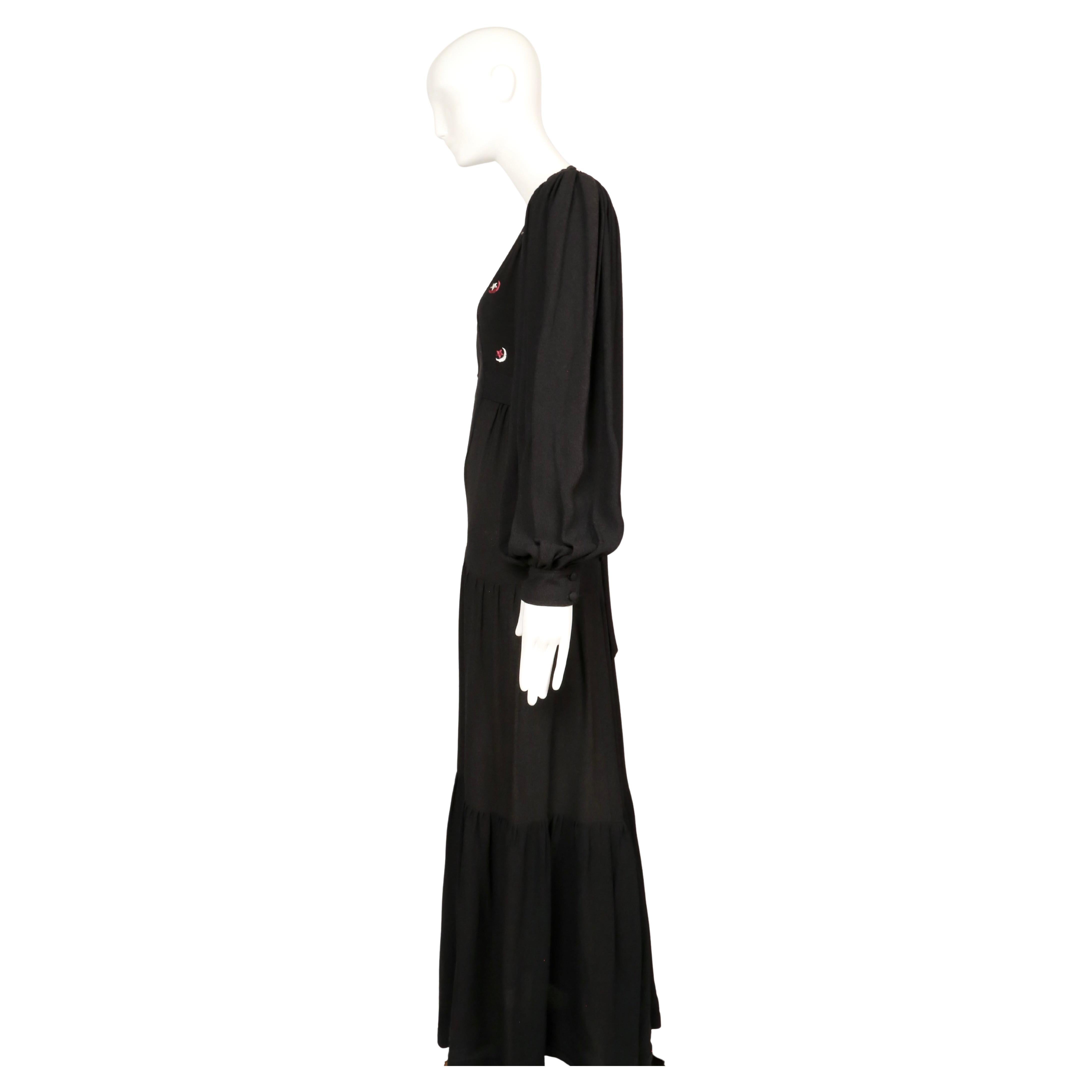 Ossie Clark Robe en crêpe noir moussé Quorum avec lunes et étoiles brodées en vente 9