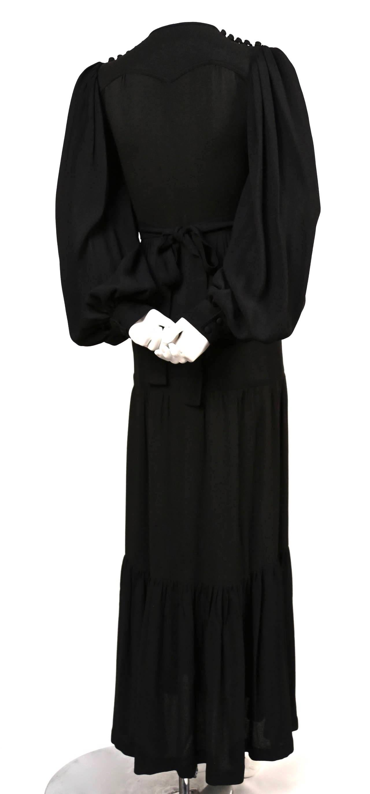 OSSIE CLARK Quorum Schwarzes Kleid aus Mooskrepp mit bestickten Monden und Sternen im Zustand „Gut“ im Angebot in San Fransisco, CA