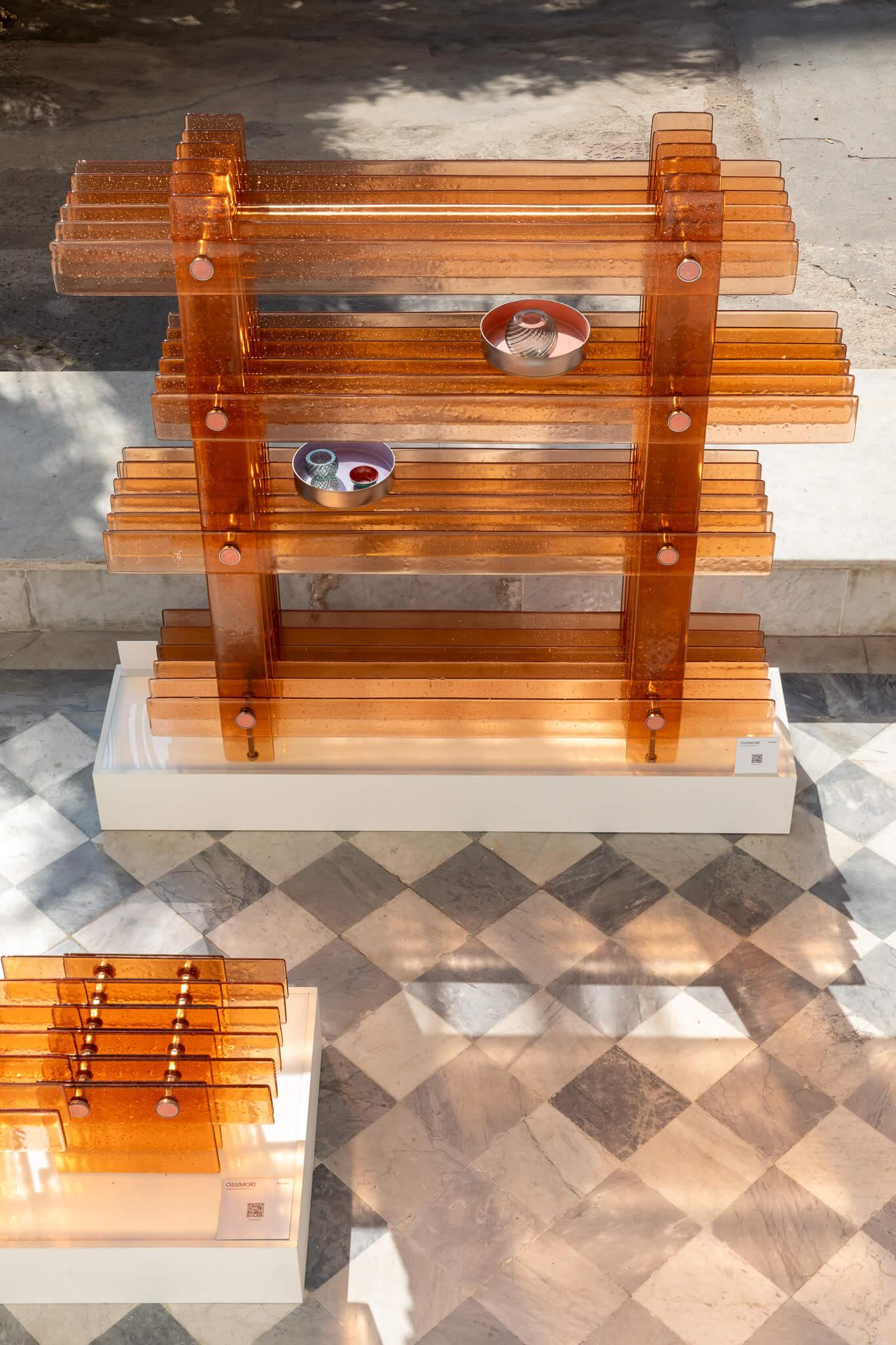 The coffee table completes the Ossimori collection, designed by Incalmi and Debonademeo. The idea of juxtaposing primary materials that contrast with each other on a sensory and perceptual level is reinterpreted in a smaller, more compact format.