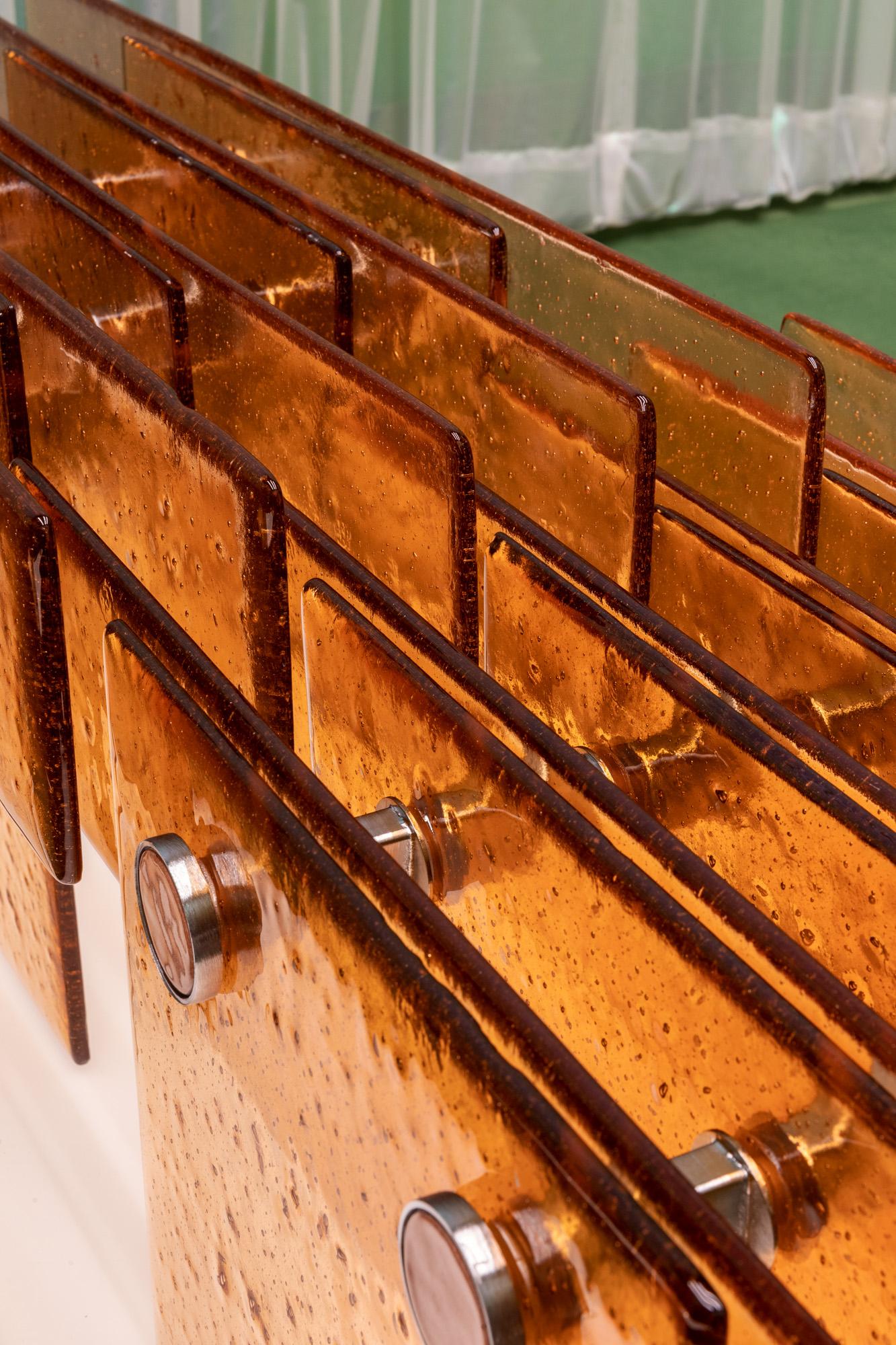 Table basse Ossimori conçue par Debonademeo - émaillage sur cuivre et verre Neuf - En vente à Venezia, IT