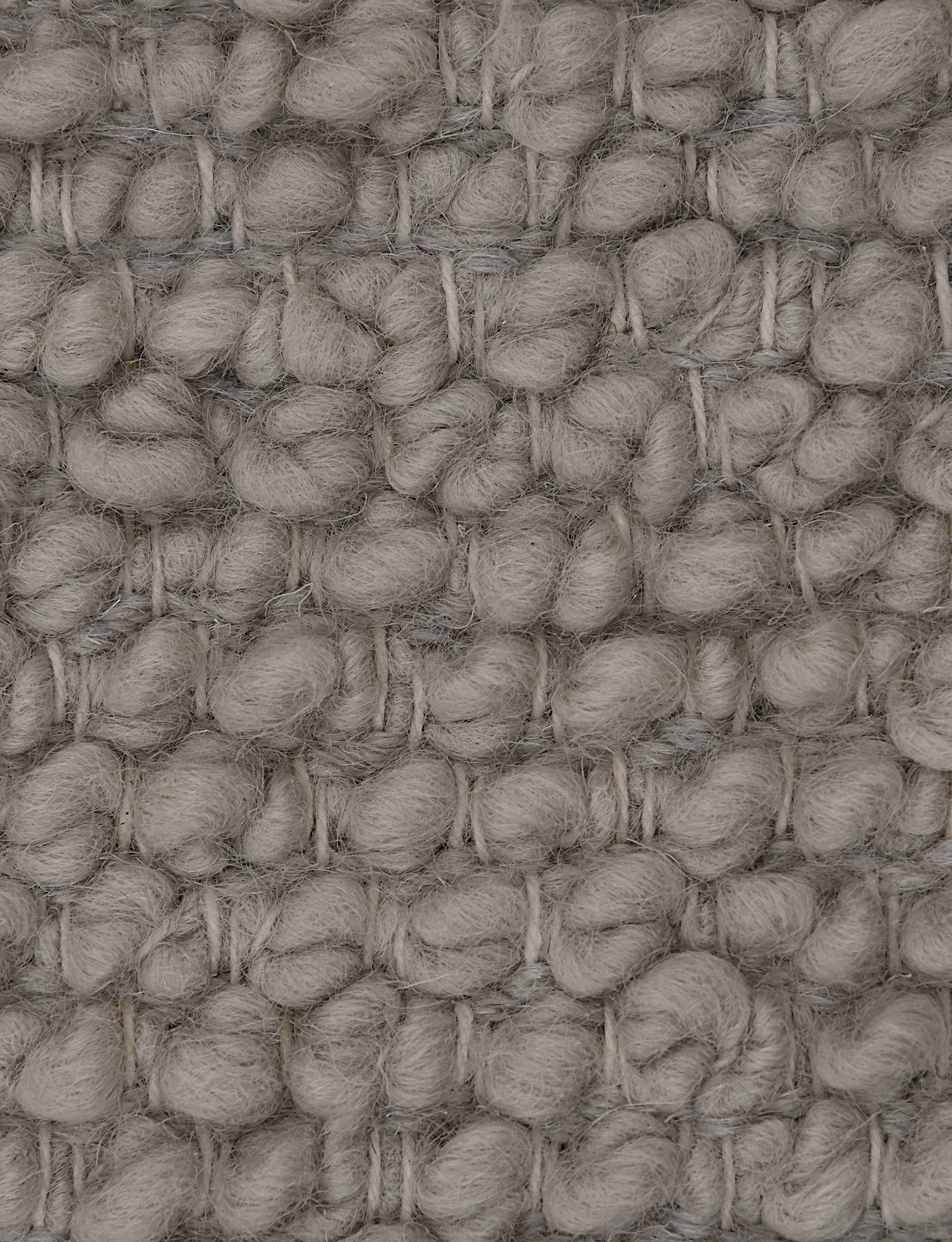 Ossum, Silver, Handwoven Face100% New Zealand Wool, 8' x 10' For Sale 3