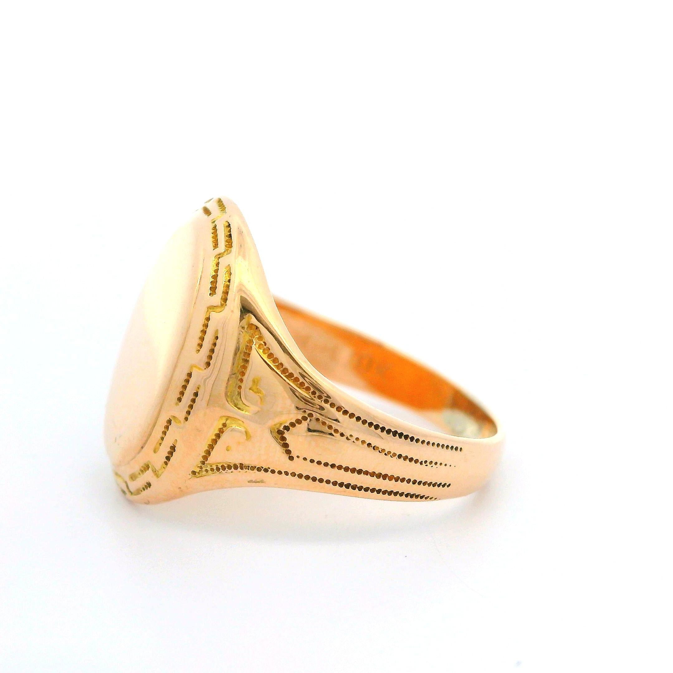Material: Oro amarillo macizo de 10 quilates
Peso: 6.83 gramos
Tamaño del anillo: 8.5 ( ajustado al dedo, ponte en contacto con nosotros antes de la compra si tienes dudas sobre el tamaño)
Anchura del anillo: 16,30 mm (0,64