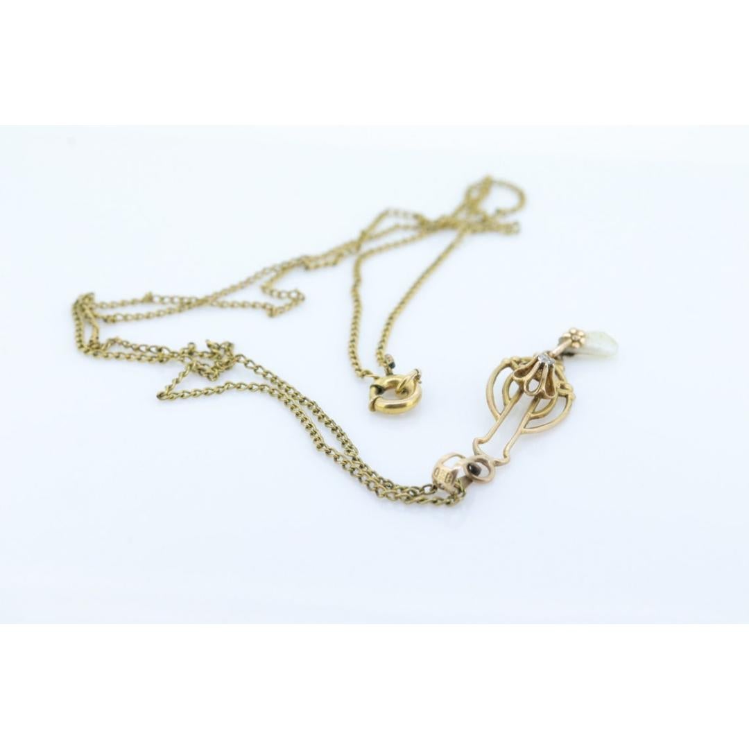 Lavallière Ostby Barton Pendentif lavallière en or 10 carats avec une coupe beurre sertie de diamants en vente 1