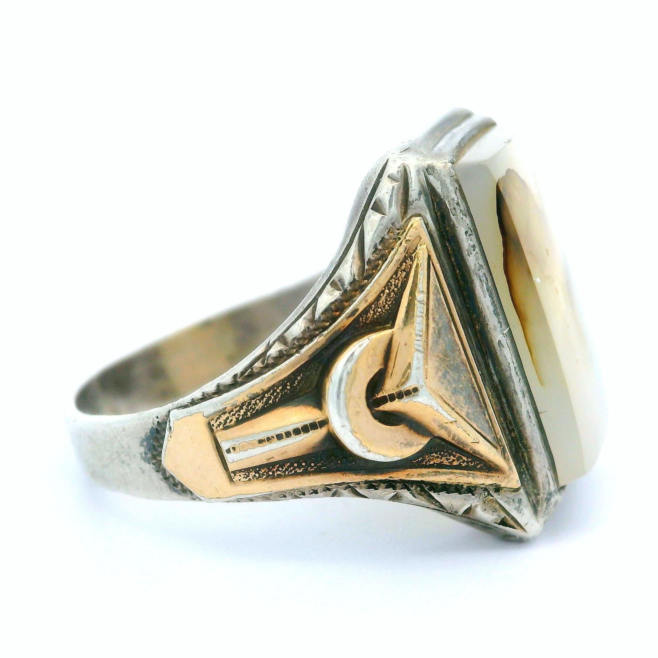 Ostby Barton Sterling Silver Agate Geometric Shoulders Men's Ring In Excellent Condition In Montclair, NJ