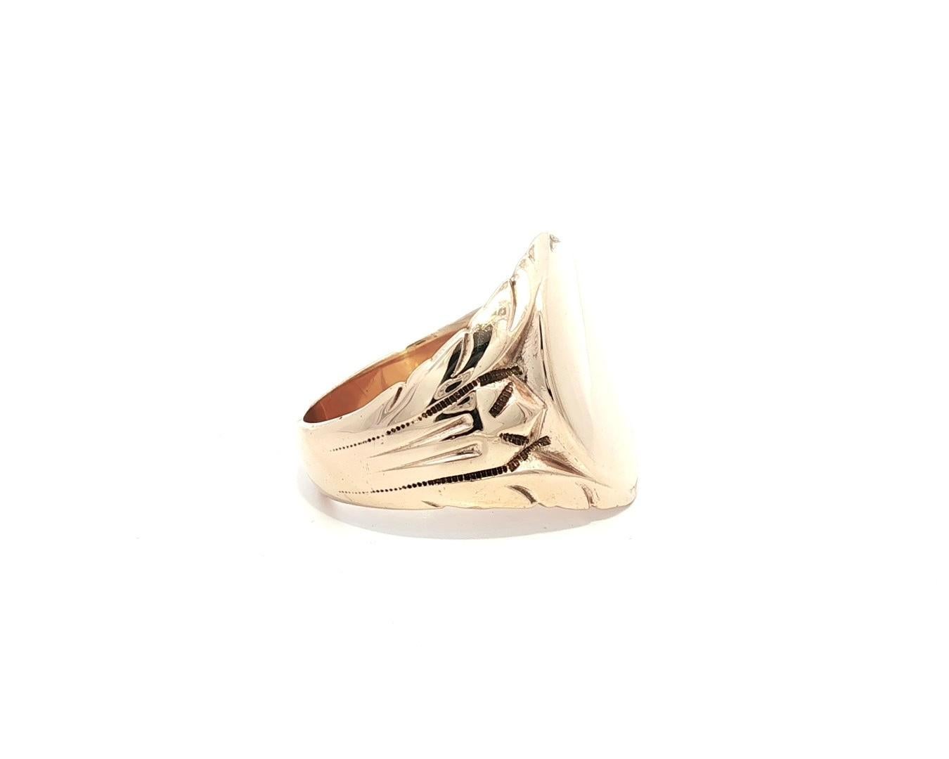 Bague chevalière Vintage By pour homme en or jaune 10k gravé à la main en vente 6