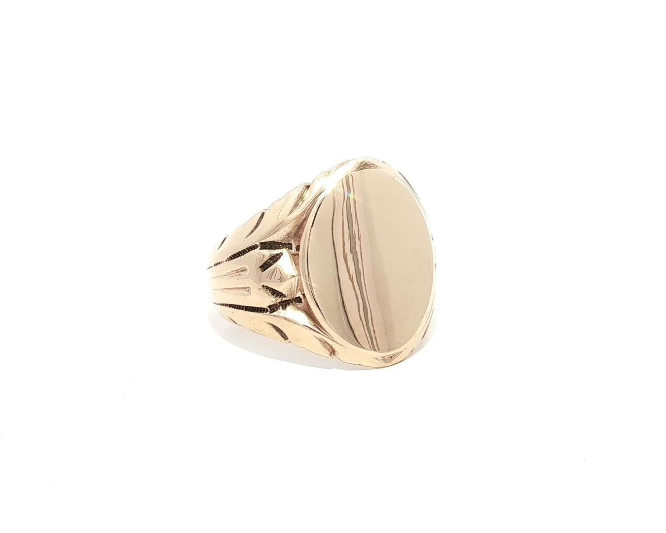 Bague chevalière Vintage By pour homme en or jaune 10k gravé à la main en vente 3