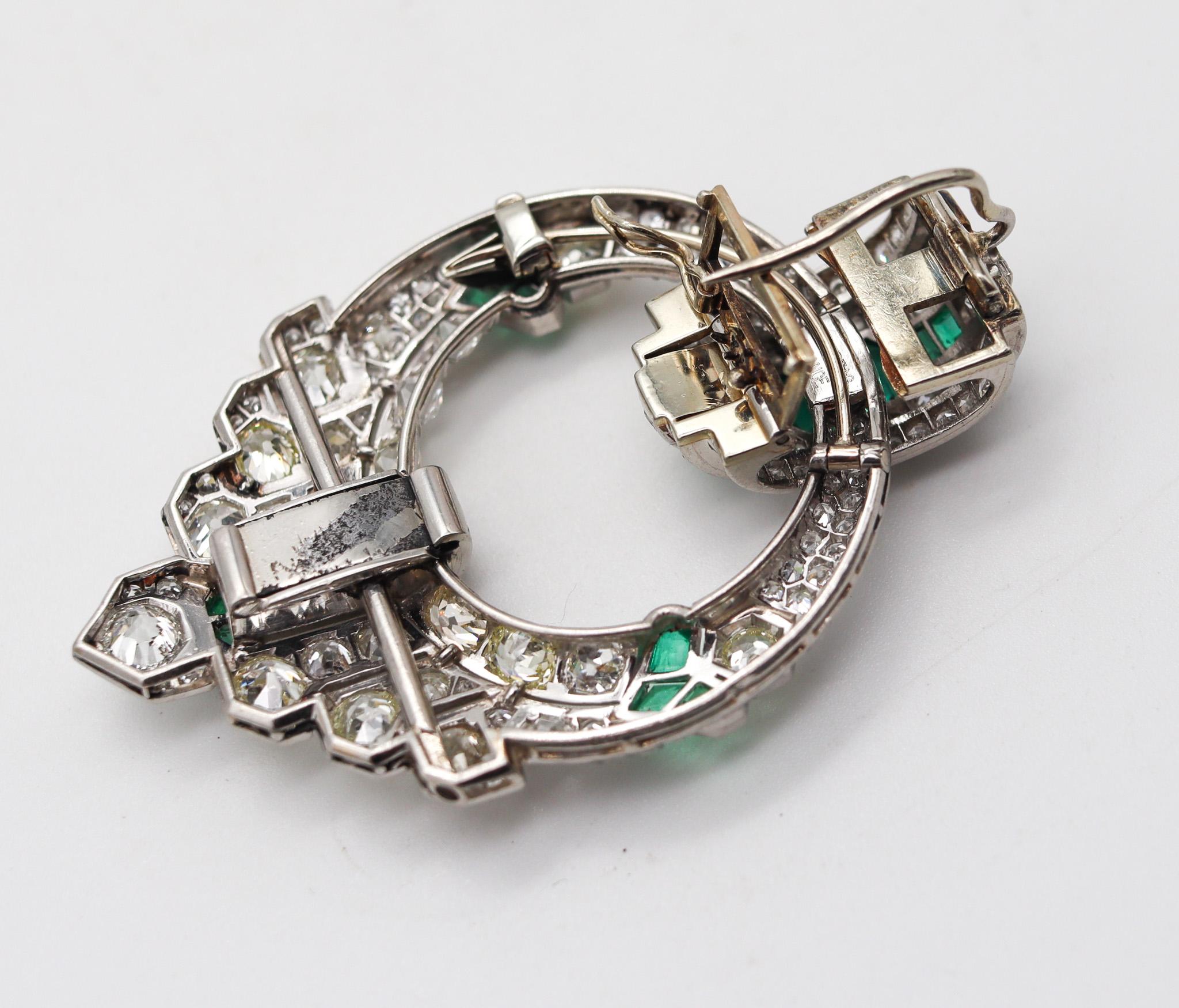 Ostertag Parigi 1930 Ciondolo Spilla in platino 20,24 Ctw Diamanti e smeraldi in vendita 5