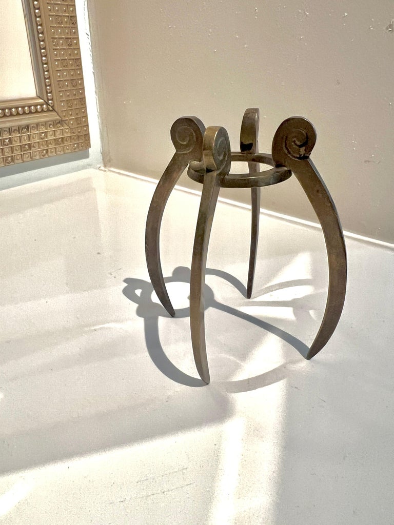 Œuf D'Autruche Décoratif Sur Socle En Laiton - XXe Siècle - Hauteur 28 Cm