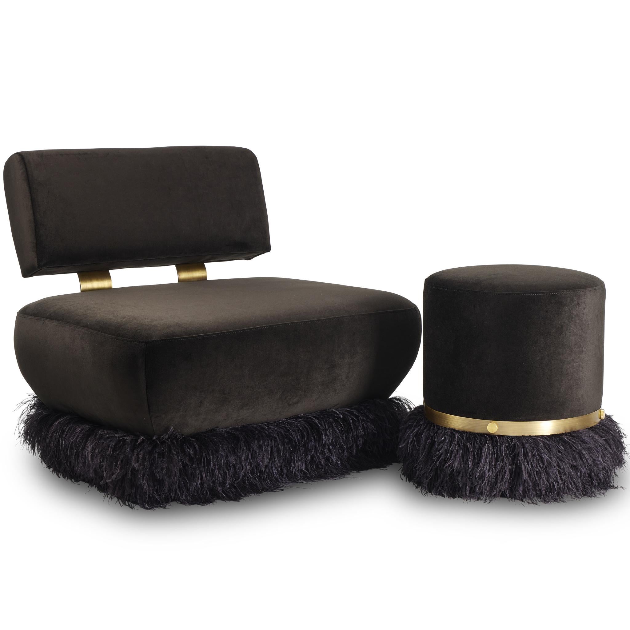 Straußenflaum Schwarz 450 Durchmesser Samt Pouf von Egg Designs im Angebot 1