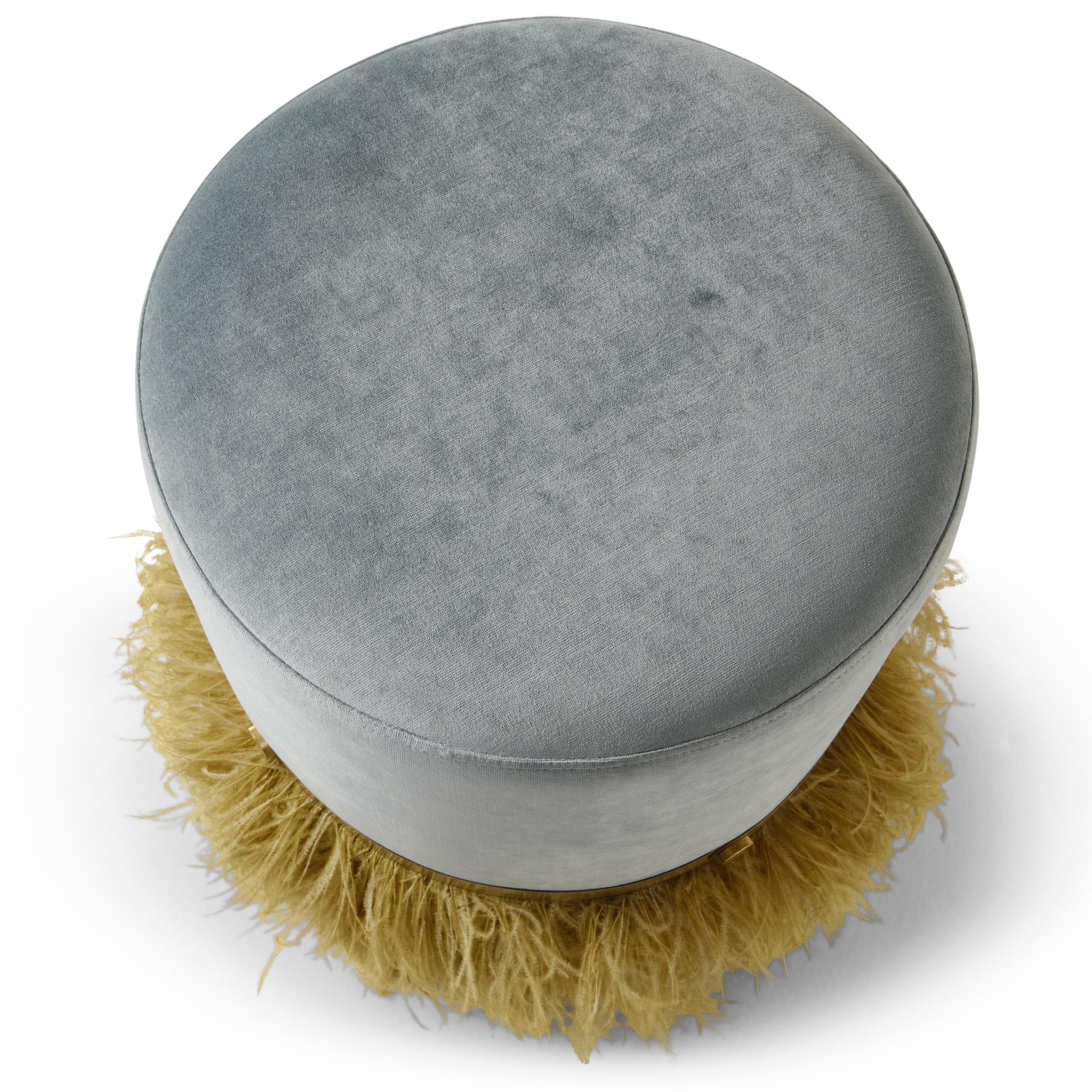 Straußenflaum Ozean 450 Durchmesser Samt Pouf von Egg Designs (Bronziert) im Angebot