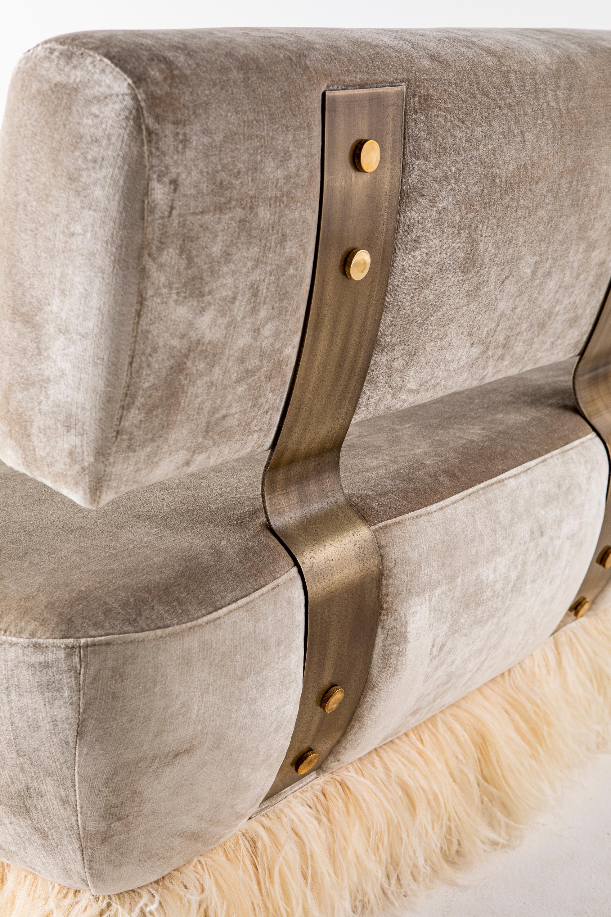Fluff-Sofa aus Straußenleder von Egg Designs (21. Jahrhundert und zeitgenössisch) im Angebot