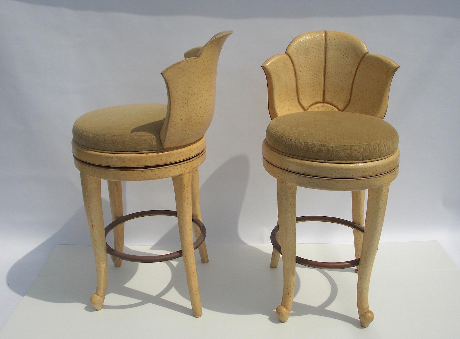 A pair of bar stools in ostrich leather
Original upholstered seats and surface.
Price is for the pair.